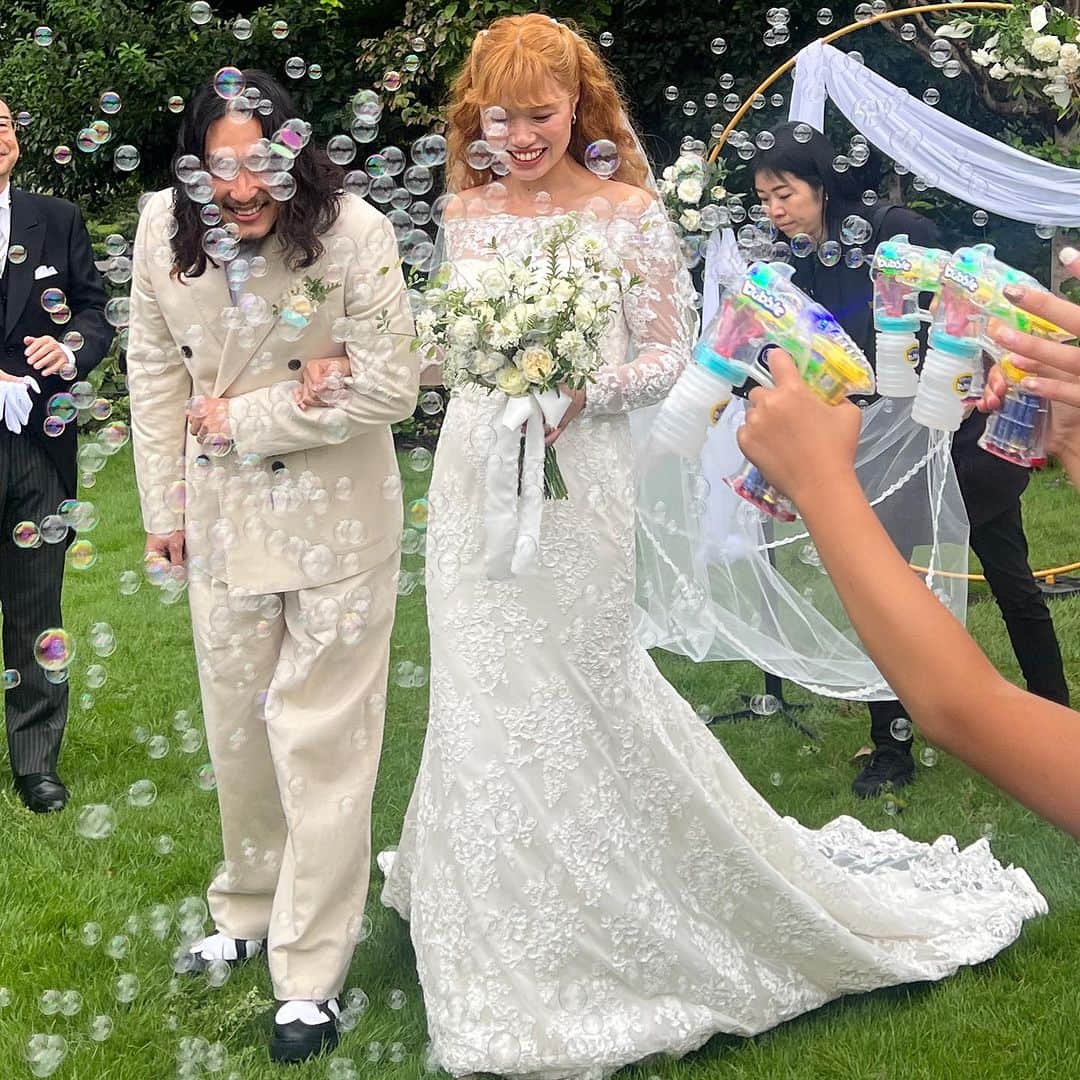 瀬戸あゆみさんのインスタグラム写真 - (瀬戸あゆみInstagram)「HAPPY WEDDING @mikkigiantbaby 🩷🪽」9月25日 16時03分 - setoayumi