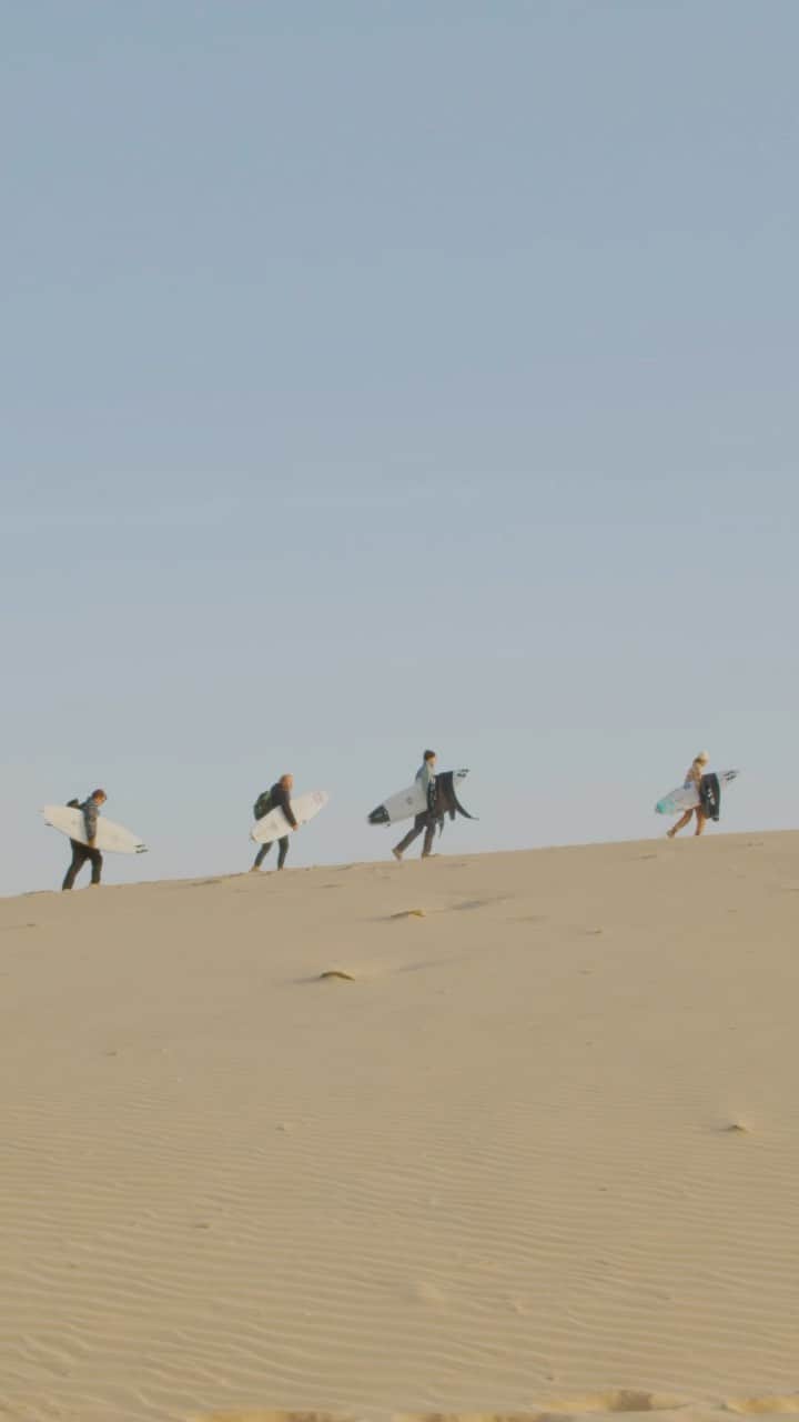 BILLABONG WOMENSのインスタグラム：「You’re invited… to our latest journey deep into the desert.   Taking off tomorrow.   #BillabongAdventureDivision」