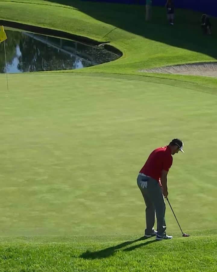 PGA TOURのインスタグラム：「A flair for the dramatic 😤 The best clutch moments from @JonRahm’s career (non-majors).」