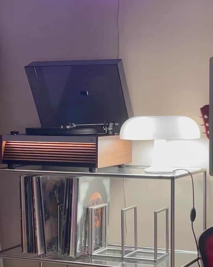 チェ・ヨンジュンのインスタグラム：「뒹굴뒹굴」