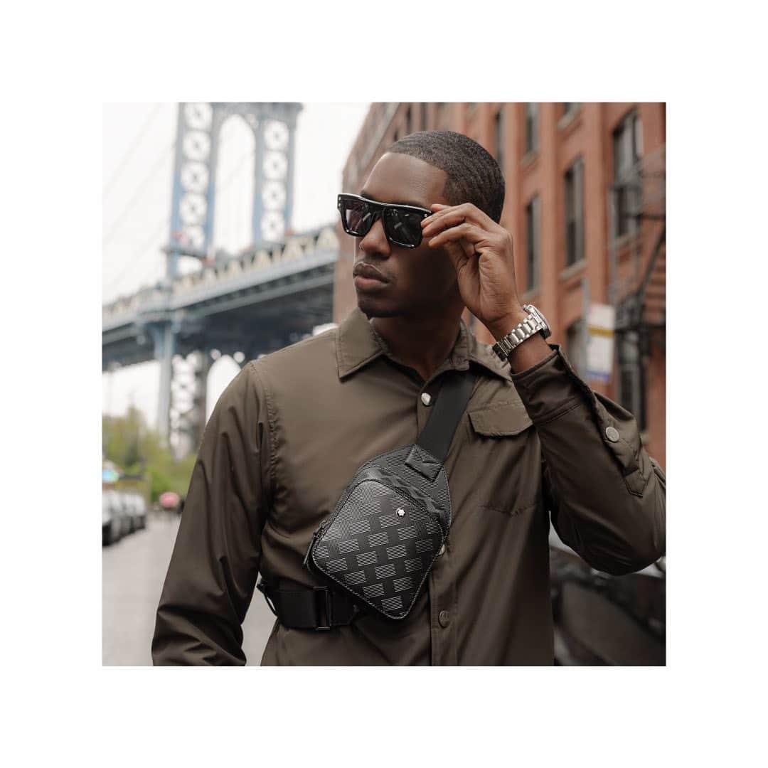 モンブランさんのインスタグラム写真 - (モンブランInstagram)「Let your eyewear become a timeless statement of style.  The Rectangular Sunglasses with Black Colored Acetate Frame feature the Montblanc Extreme 3.0 pattern on the inside of the temple design.   #MontblancEyewear」9月26日 2時30分 - montblanc