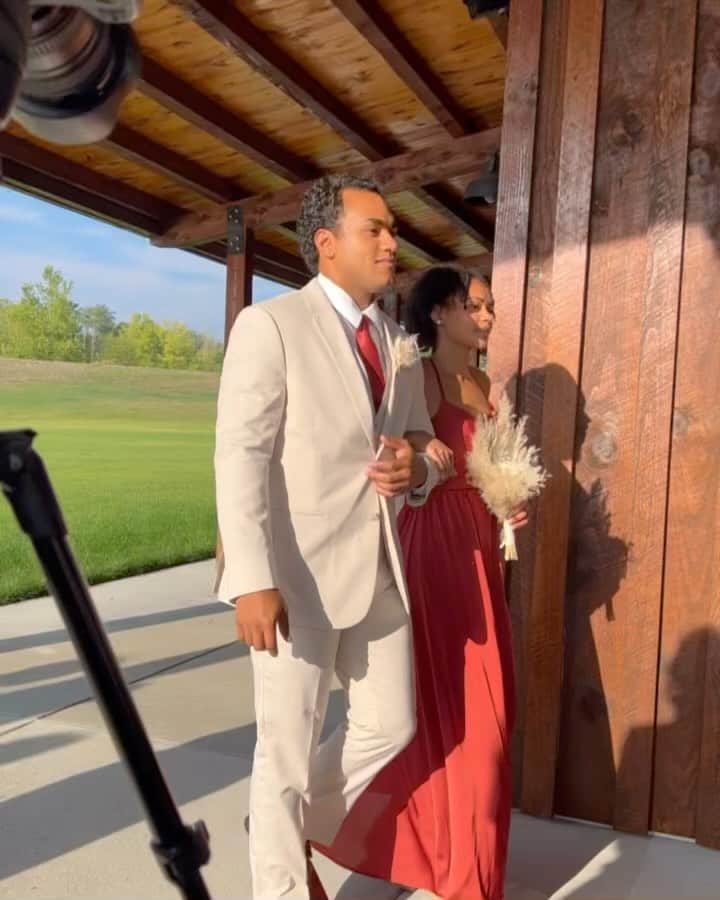 レキシー・プリースマンのインスタグラム：「It’s been a month and two days since we celebrated our wedding day with our favorite people! We’re beyond blessed with the greatest friends that stood by both our sides on our big day. We love each one of you so much and we can’t thank you enough for the friendships we share with you all 🤍🥺」