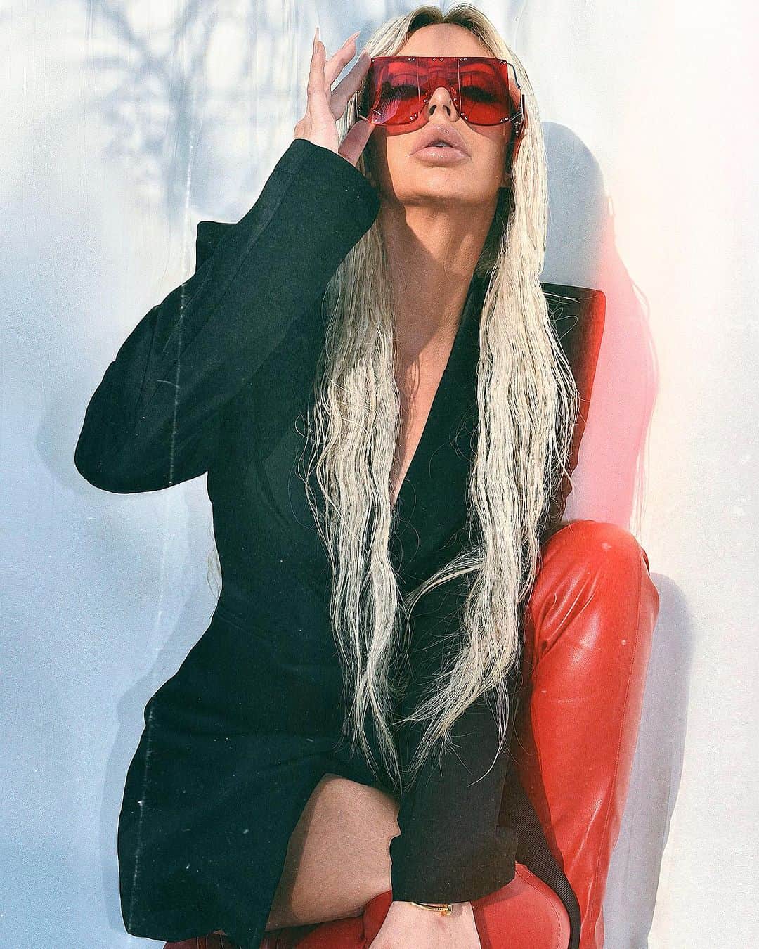 のインスタグラム：「One should have the greatest respect for their fiercest adversaries, who else believes so strongly in your abilities💋」