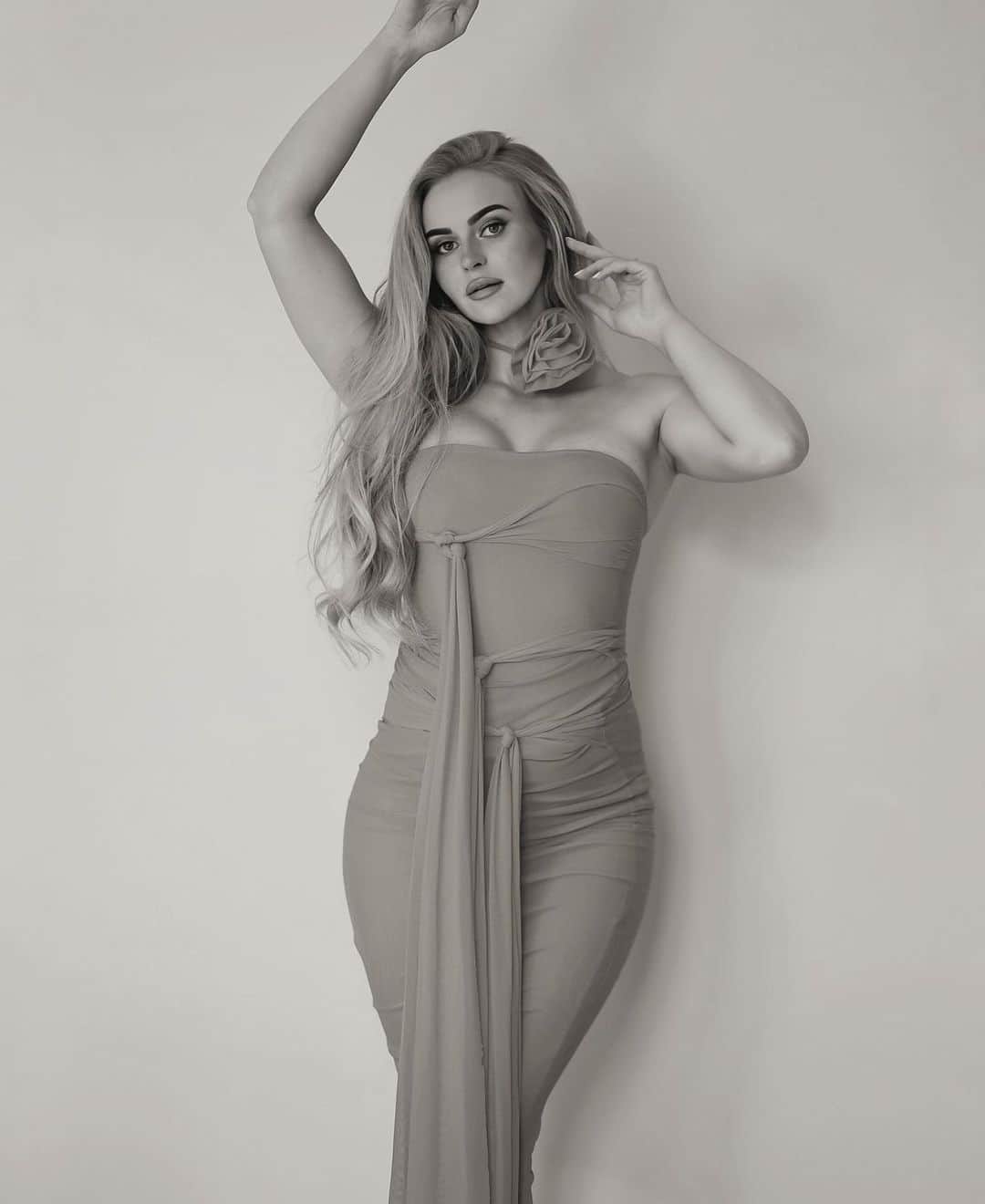 Anna Nyströmのインスタグラム：「When I was around 5 months pregnant 📸 1, 2 or 3? 🫶🏼」