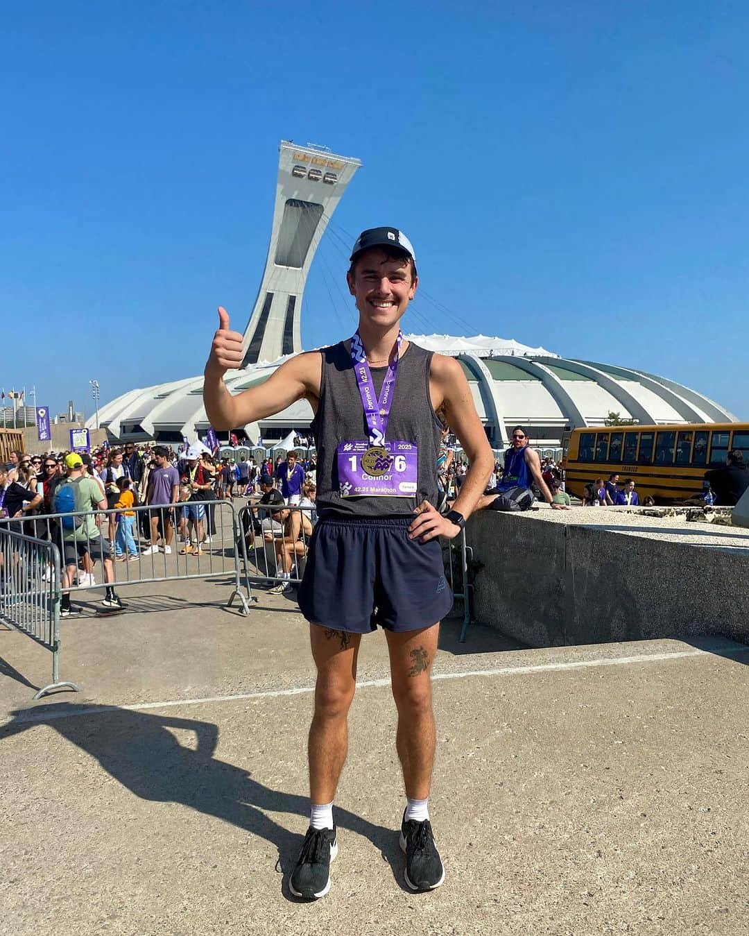 コナー・フランタさんのインスタグラム写真 - (コナー・フランタInstagram)「I survived the Montreal Marathon!! 137th place. 3h13m. and, 2 extremely cramped legs.   I stuck with the 2:59 pack most of the race, but the pain really set it after mile 21. The last 4 miles were straight out of hell as my legs began to slowly cramp up, but hey, I made it across the finish line and for that I’m proud. I’ve always got my sights set on sub 3hrs (even if I crash and burn along the way lol). After an ultra marathon 10 weeks ago & 6 weeks of traveling to 4 different countries, I’m looking forward to a long rest :’)  Big thank you to everyone who supported me during my training and on race day. It means the world to me ♥️」9月26日 2時59分 - connorfranta