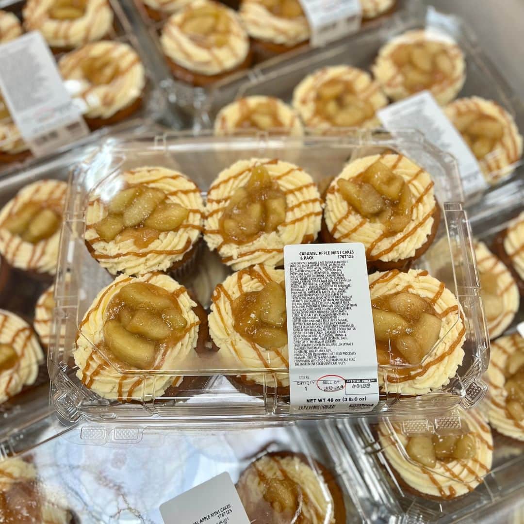 のインスタグラム：「Fall is officially here! Indulge in these Caramel Apple Mini Cakes freshly baked in the Costco Bakery. 🍁🍎」