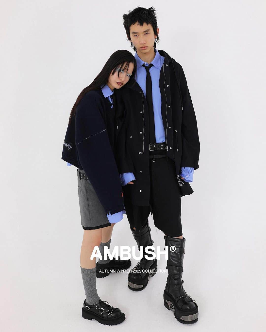 AMBUSHさんのインスタグラム写真 - (AMBUSHInstagram)「Long parka jacket, tall boots, skinny necktie, and double-belted shorts. Proportions that take a classic look to another domain.  #AMBUSH AW23 COLLECTION LOOK 17   LONG PARKA OVER SHIRT DOUBLE BELTED SHORTS TAILORING SLIM NECKTIE SPIKE STUDS BELT AMBLEM GROMMET BELT AW23 CLASS RING KNEE HI RAVE BOOT  Now available at our WEBSHOP and WORKSHOP」9月25日 18時18分 - ambush_official