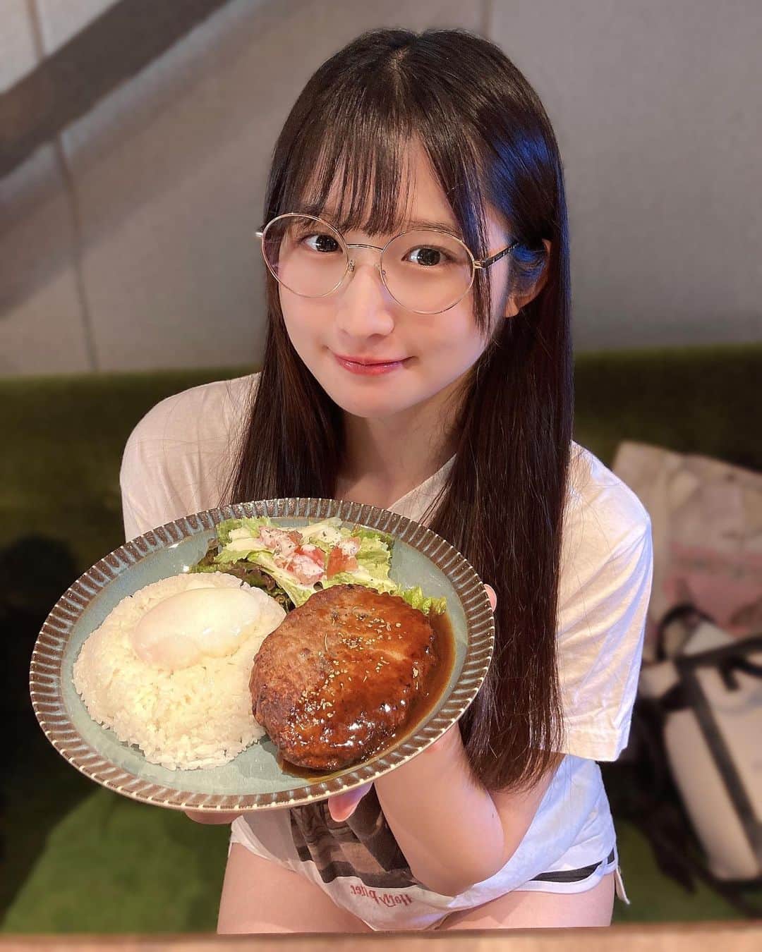 のインスタグラム：「レッスン後のご飯って沁みる！！  #すっぴん #アイドル #idol」