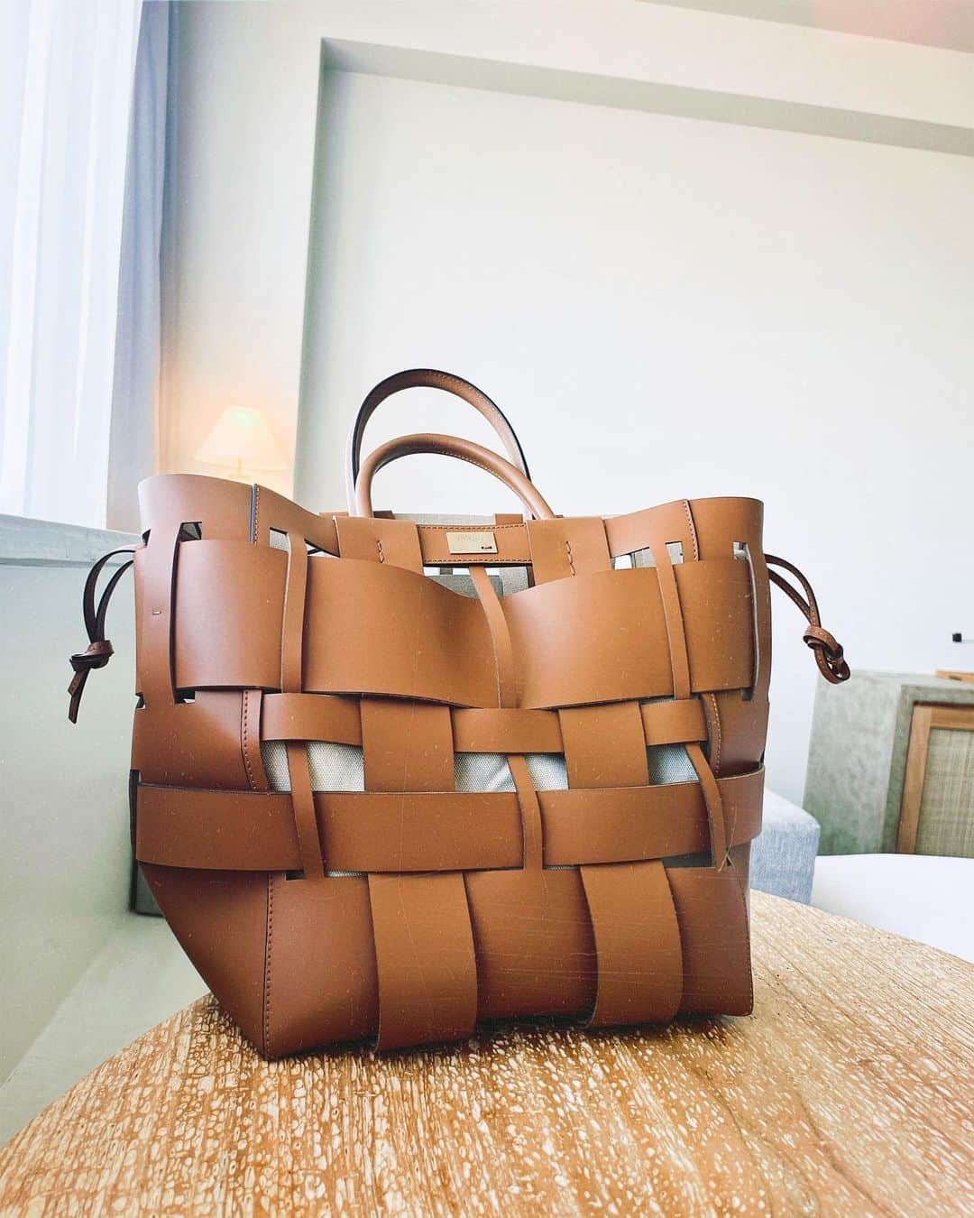 江野沢愛美さんのインスタグラム写真 - (江野沢愛美Instagram)「New bag.♡  最近は大きめバッグが気分です。」9月25日 18時32分 - enosawa_manami