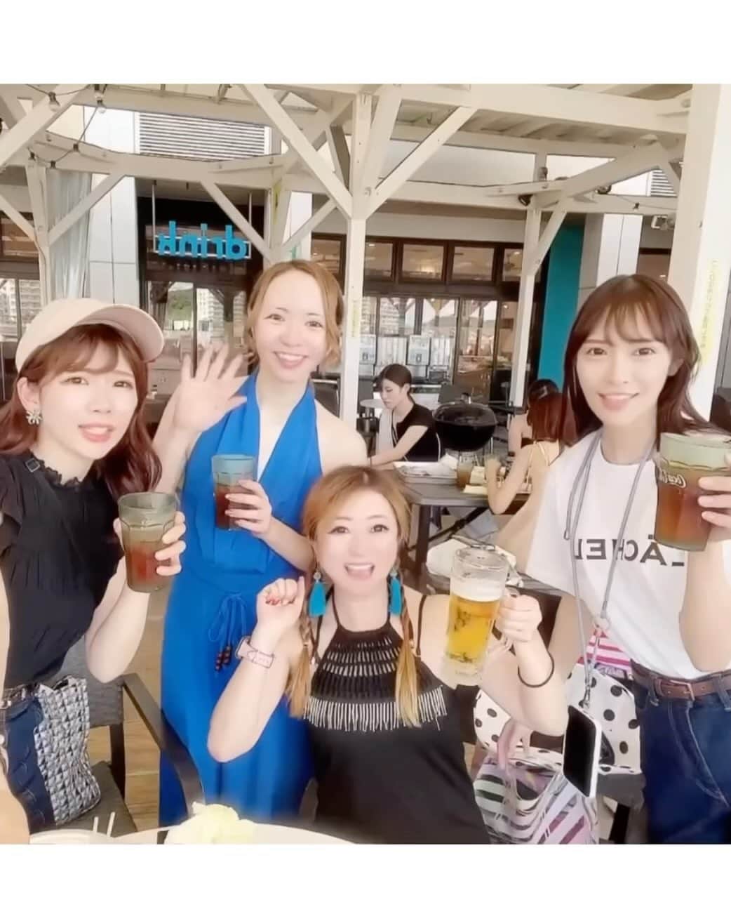 めるのインスタグラム：「夏の思い出🍉 インスタって投稿しておけば思い出として残るし良いね🫶  BBQからのプール行った日❤️  手ぶらでBBQできるの楽ちん♪ BBQでする焼きマシュマロ好き😋 カラフルで可愛かった🫶 市場があるから海鮮も美味しかった🐟  皆んな遊んでくれてありがとう❤️  最近やっと少し秋っぽくなってきたね(?)🍂 昼間はまだまだ暑いけど朝晩は寒い〜🤧  今週も頑張ろー❤️‍🔥」