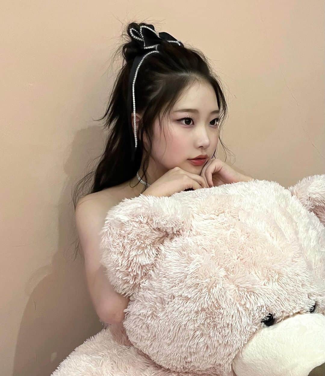 権隨玲さんのインスタグラム写真 - (権隨玲Instagram)「.  Riri  Bunnyの新色はチェックして頂けましたか〜??  ナチュラルから派手なデザインまで 前７色あるので是非チェックしてみてください🔍🌷 @refrear_ のアカウントにて プレゼント企画も行われているので是非！！  #refrear #リフレア #riribunny#カラコンレポ」9月25日 18時55分 - rea__room