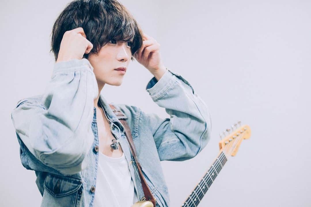 ソラのインスタグラム：「ライブしてええええ  Photo by(@junpeihiyoshi)  #lennycodefiction  #バンド #ギター」