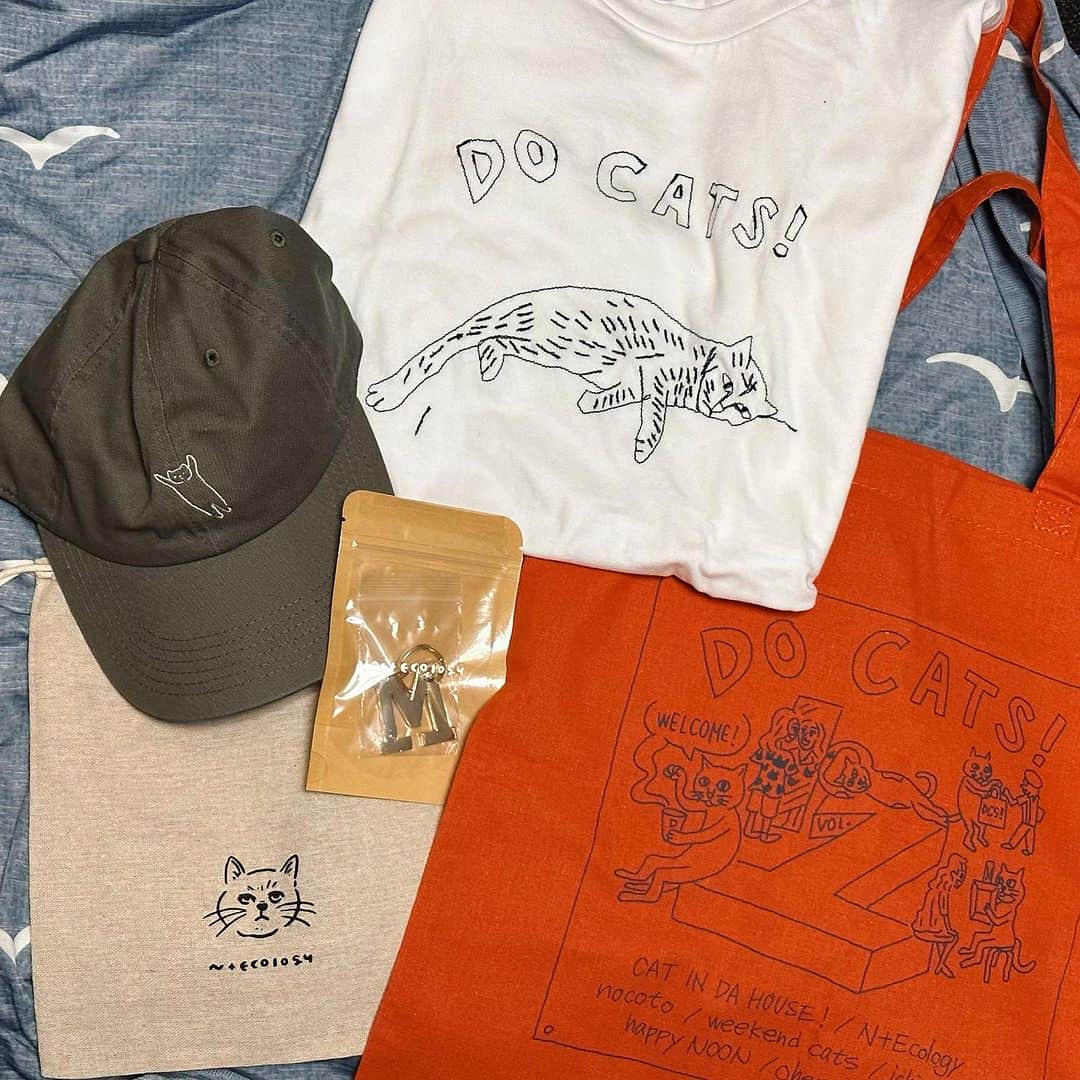Musashiさんのインスタグラム写真 - (MusashiInstagram)「かわいい猫もの、お買い物。土日のイベント、DO CAT! さんにて。クッキーはムサシさんにお供えした後、人間が美味しくいただきました🐈 #ネコろうぜ #docats」9月25日 18時55分 - _daisy