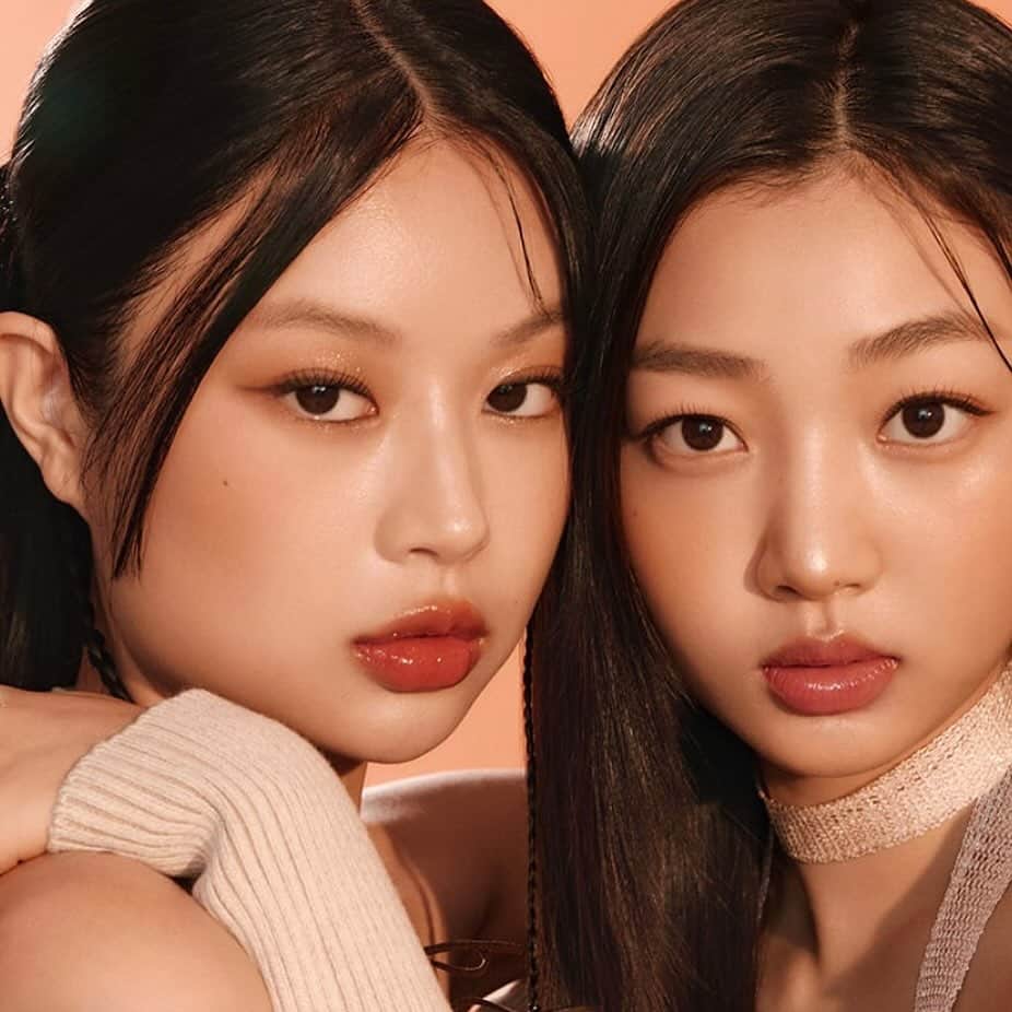 qoo10japanさんのインスタグラム写真 - (qoo10japanInstagram)「periperaの新作薬菓シリーズ発売❁  画像をタップすると商品ページに飛べるよ👆🛒  【オールテイク ムードライクパレット 03ハニーブラウン/peripera】  商品番号：915616333  ー・－・－・－・－・－・－・－・  Qoo10アカウントでは 新作韓国コスメの情報はもちろん、 Qoo10で販売されている商品にまつわる情報を 毎日お届け！ぜひフォローしてチェックしてね❤ @qoo10.official  #qoo10 #qoo10購入品 #キューテン  ー・－・－・－・－・－・－・－・ #新作コスメ #カラーアイシャドウ #アイシャドウ #韓国コスメ #アイシャドウパレット #アイメイク #美容垢 #コスメ垢 #コスメ好き #コスメマニア #コスメ好きな人と繋がりたい #パケ買いコスメ #美容垢さんと繋がりたい #メイク好き #今日のコスメ #メイクアップ #お気に入りコスメ #人気メイク #秋メイク #秋コスメ #デートメイク #おすすめコスメ #韓国メイク #韓国 #peripera #ペリペラ」9月25日 18時58分 - qoo10.official