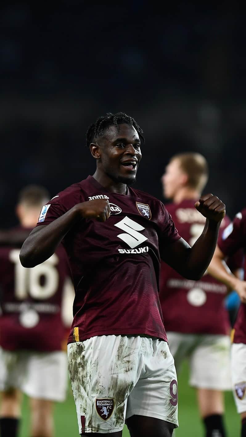 のインスタグラム：「Ieri lo stadio era una vera bolgia 💥  𝗦𝗢𝗨𝗡𝗗 𝗢𝗡 🔉  Come avete esultato al gol di @duvanzapata91? 💪  #SFT | #TorinoRoma」