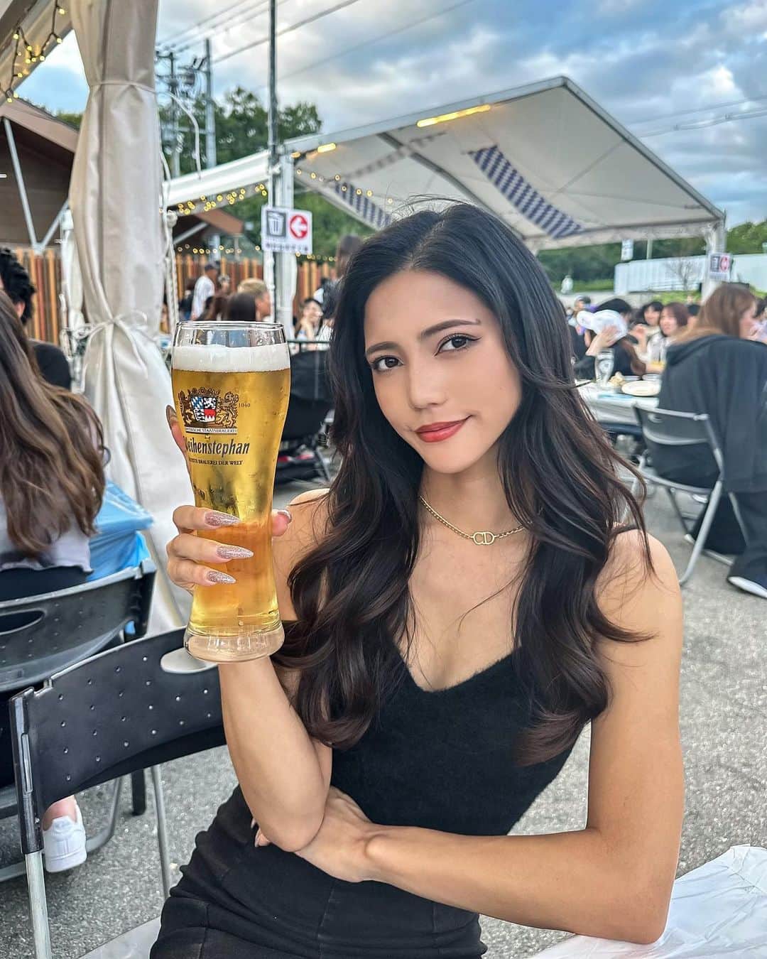 Marika Kajiwaraのインスタグラム：「オクトーバーフェスト🍻♡ ＊ ビール飲むとすぐお腹いっぱいになるから 普段は飲むこと少ないけど、やっぱり美味しい💗 ついつい沢山飲んじゃった🤤 ＊ ＊ ＊ #オクトーバーフェスト #てんしば #クラフトビール」
