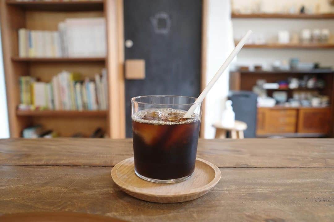 石井輝明さんのインスタグラム写真 - (石井輝明Instagram)「京都、二条。 かわいらしいサイズ感のかわいらしいカフェ。 落ち着くというのはこういうお店ではないだろうか。  単独ライブ2日間ありがとうございました。 とんでもなく楽しかったです。 またお願いします。  #喫茶ムギ #cafe #coffee #カフェ #コーヒー #喫茶店 #京都カフェ #二条カフェ #西大路御池カフェ #西大路三条カフェ #カフェ芸人」9月25日 19時16分 - comandanteishii