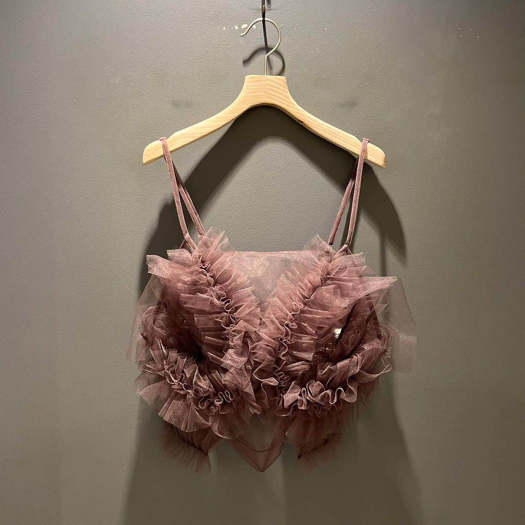 のインスタグラム：「＜Chika Kisada＞ Womens Tulle Camisole ¥50,600-(inc.tax) Item No.61-01-0201 BEAMS JAPAN 3F ☎︎03-5368-7317 @beams_japan #chikakisada #beams #beamsjapan #beamsjapan3rd Instagram for New Arrivals Blog for Recommended Items」