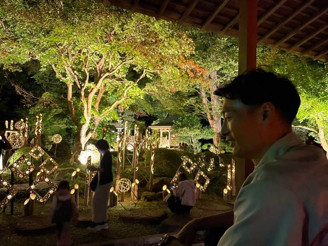 田上大地さんのインスタグラム写真 - (田上大地Instagram)「今年もたがみバンブーブーに行ってきました🎋  去年より規模が何倍も大きくなっていて、写真映えするスポットもたくさんありました📸  今年のバンブーブーには、ミーティングやワークショップに参加したり、ビッグスワンでワークショップを開催して、たくさんのアルビサポーターの皆様も参加していただいたりして、そんな色んな人の汗と想いが詰まった作品がキレイにライトアップされていて去年とは全く違う気持ちになりました🥹  ぜひ皆さんの目で直接見に行ってくれたら嬉しいです！  #田上町 #たがみバンブーブー2023  #道の駅たがみ #椿寿荘」9月25日 19時33分 - t_daichi5