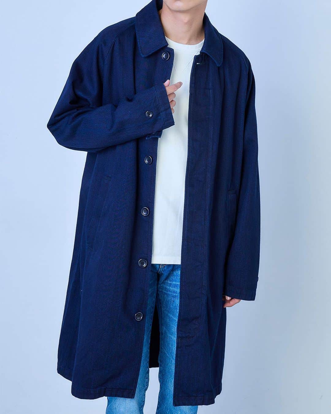 のインスタグラム：「.  JAPAN BLUE JEANS 2023 Autumn & Winter Collection  OUTER Balmacaan Coat - Double Face Indigo Denim  @denimlabo_web   #japanblue #japanbluejeans #kojima #Kurashiki #okayama #denim #jeans #indigo #aging #madeinjapan #madeinokayama  #ジャパンブルー  #ジャパンブルージーンズ #児島 #倉敷 #岡山 #日本製」