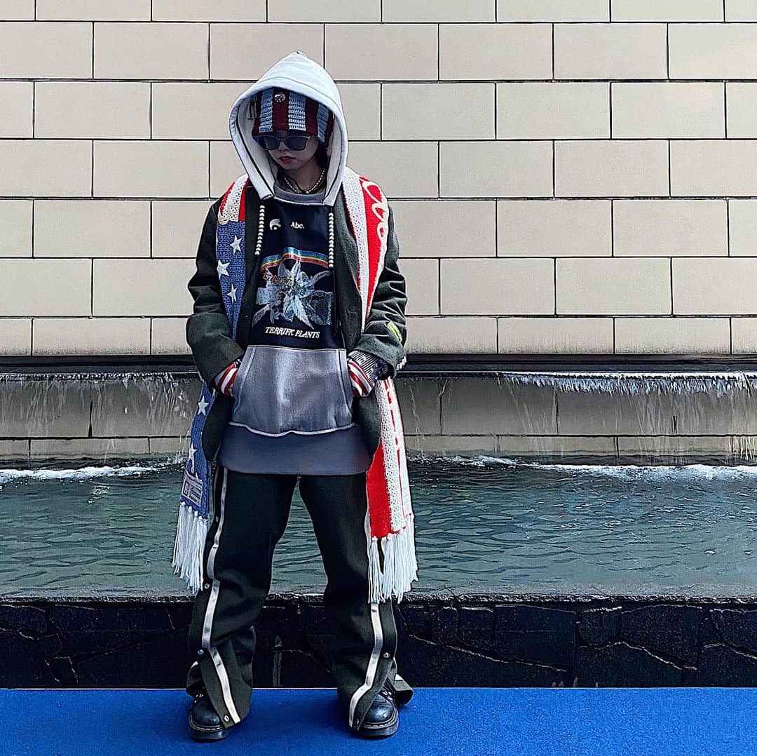 cherry worldwideさんのインスタグラム写真 - (cherry worldwideInstagram)「. Advisory Board Crystals®︎ . " 23 aw _  American Consciousness 2 』 new - in"  . now available in-store & online . ⇒ " Abc. Terrific plants hoodie " ⇒ " Abc. wool breakaway pant " ⇒ " Abc. American consciousness scarf "  ⇒ " Abc. American consciousness gloves "」9月25日 19時39分 - cherry__fukuoka