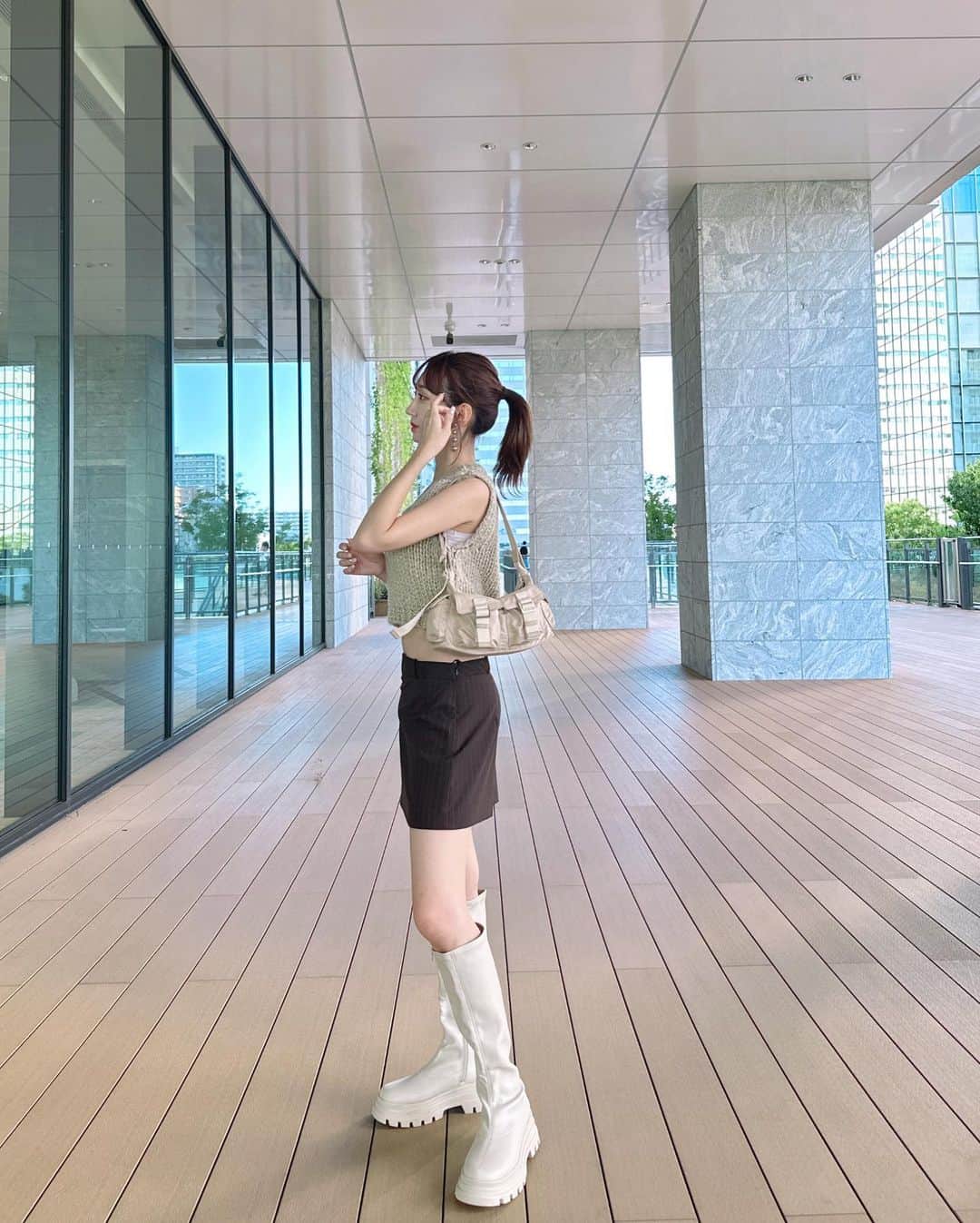 Ayanaさんのインスタグラム写真 - (AyanaInstagram)「ZARAの秋服がかわいすぎた♡ 合わせてるブーツは脚を綺麗に魅せてくれるデザインで、スタイルアップしてみえるの👢🫢📔厚底で身長も盛れる♡♡ ⁡ tops&skirt : @zara  boots : @wego_official  ⁡ #プチプラ #プチプラコーデ #秋服 #秋コーデ #盛れブーツ #WEGO #wego_ootd #ZARA #スタイルアップブーツ #ザラ #ロングブーツ」9月25日 19時44分 - naalunlun