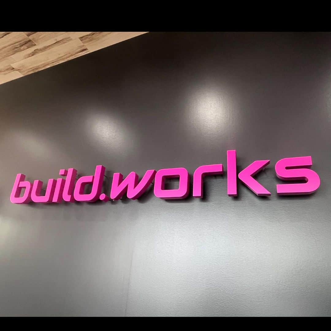 天間晴香さんのインスタグラム写真 - (天間晴香Instagram)「10月1日今週末は岡山コンベックスにて、 @build.works_ さんのブースで出演させていただきます☺️ 久しぶりのビルドさんメンバーに⊂( ･ω･ )⊃  ぜひ遊びに来てください✨  デモカーは、VWアルテオンを展示です🌻  場所→中展示場の西入口入ってすぐ  CAP👒 @build.works_   #build #ビルド #天間晴香 #はるちむ #work #コンベックス岡山 #showcase #ショーケース岡山」9月25日 19時45分 - haruchimu23