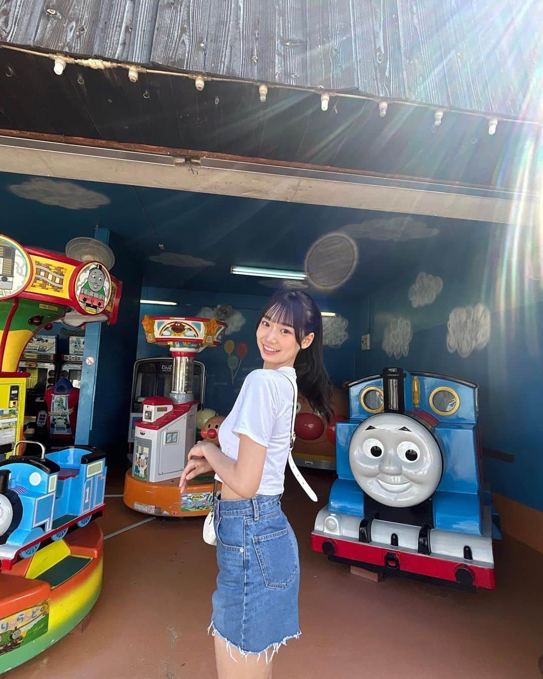 百田汐里のインスタグラム：「久々遊園地行ってきた🎡 絶叫系大好きなの🧚‍♀️🫶🏻 ． ．   #jkブランド  #jk  #jkの素敵な思い出  #ファッション  #黒髪ロング  #ストレート  #メイク  #今日好き  #ヘアアレンジ  #ヘアアレンジ簡単  #fashion  #like  #instagram  #ポニーテール  #遊園地  #셀카  #좋아  #좋아요  #머리  #얼스타그램 #메이크업  #오오티디 #일상」