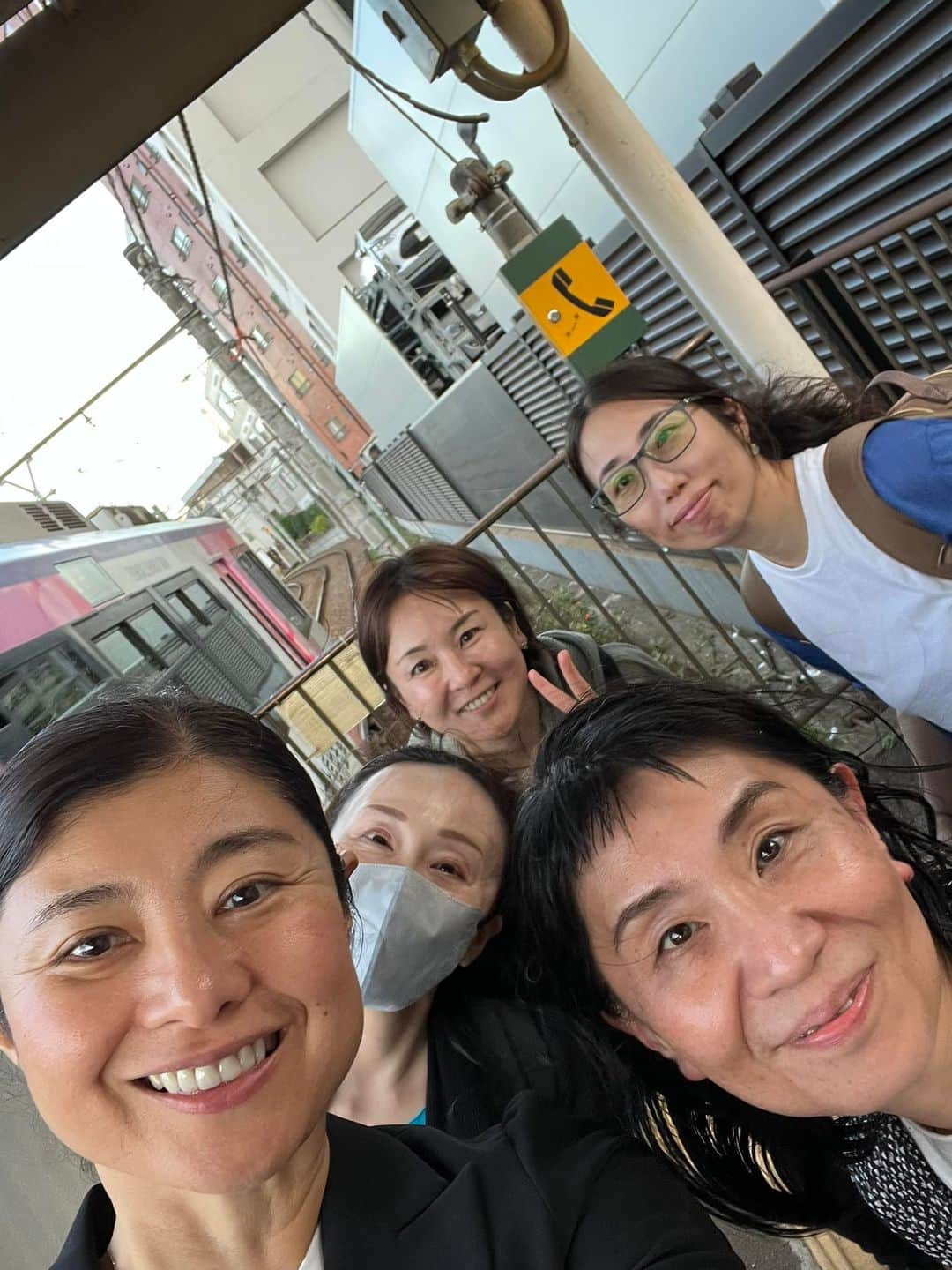 間々田佳子のインスタグラム：「本日は荒川区立心身障害者福祉センターへ。今日一緒に頑張ってくれたインストラクターの皆さん。サポート、ありがとうございました❣️お疲れ様でした。」