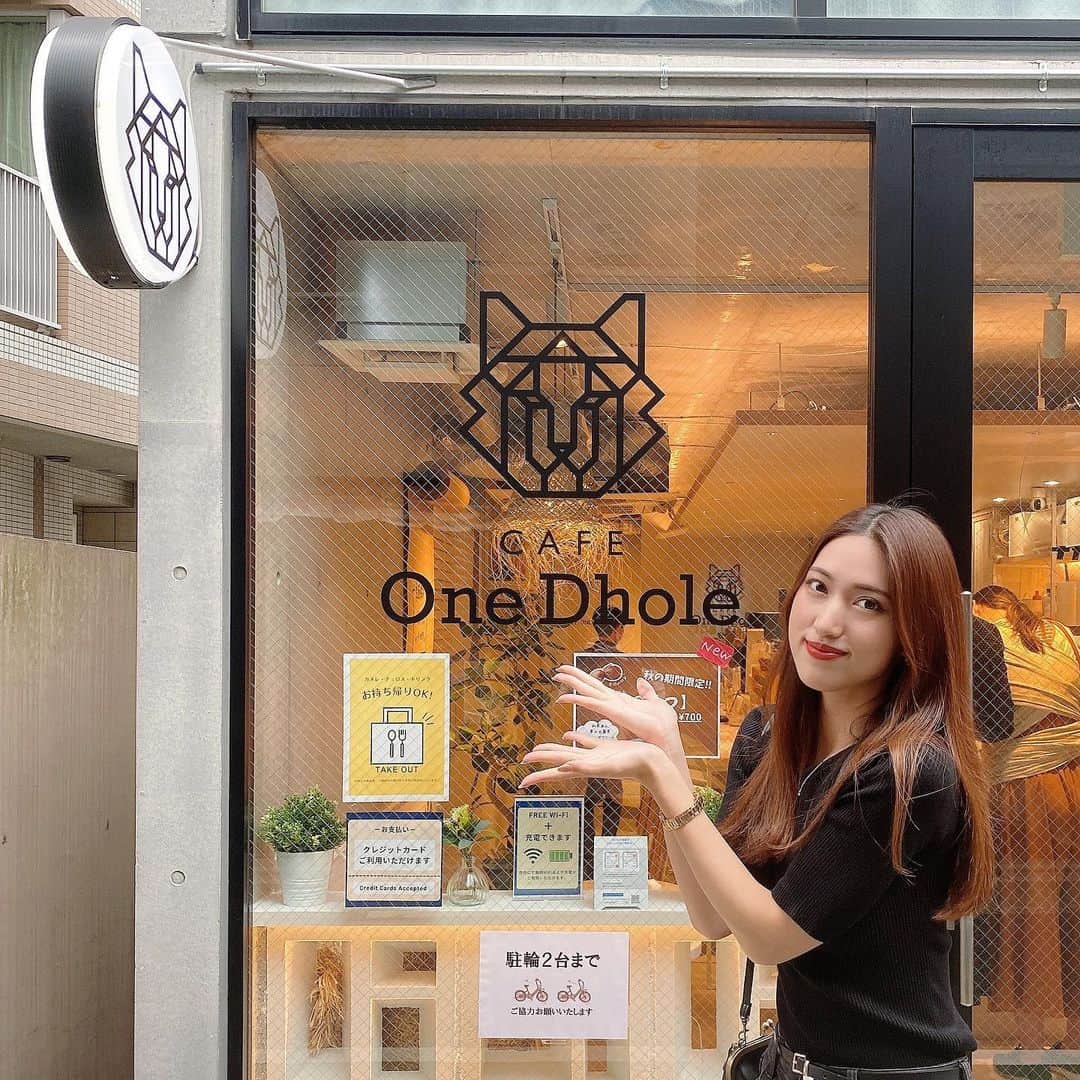 岩下真奈さんのインスタグラム写真 - (岩下真奈Instagram)「2023.09.25 #cafe ☕️ * 📍ワンドール ( @one_dhole ) . . 8月3日にオープンした チュロスの美味しいおしゃカフェ☕️🫧 . 店員さんのオススメでチョコバナナ味をチョイス‪‪🪄 . チュロス、ほどよ〜くカリカリでめっちゃ美味しかった✨️ 量もたっぷりで大満足です🤰 ̖́- . チョコレートも思ってたより甘すぎずで しつこくないからパクパク食べれちゃった🥹✨️ . . 大学近くなこともあってか、 〖 Wi-Fi・コンセント 完備◎ 〗で 作業カフェとしても利用出来ちゃう充実っぷり👌´- . 店内もトイレも綺麗で居心地良い🫧 . . コーヒーは全てオーガニック☕️だし オーガニックを思わせない美味しさ🤍 . レモネード専門店・チュロス専門店でもあり レモネードの種類も豊富！ かき氷やクレープも全てこだわられてます🤤‪‪❤︎‬ . . これからどんどん人気になりそうな予感💡 是非今のうち遊びに行ってみてね💁‍♀️✨️ . . 🗒menu ＊チョコバナナチュロス…¥950 ＊カフェラテ…¥480 . 🚉白山/本駒込駅から徒歩5/6分🚶‍♀️ . . . PR #ワンドール #文京区グルメ #文京区スイーツ #文京区カフェ #onedhole #本駒込カフェ #本駒込グルメ  #model #fashion #makeup #おしゃカフェ #東京カフェ #チュロス #チュロス専門店 #レモネード #無機質カフェ #カフェ #カフェ巡り #カフェ好きな人と繋がりたい #モデル #タレント #フリーランス #お仕事依頼受付中 #ポートレート #インフルエンサー #撮影依頼募集中 #おしゃれさんと繋がりたい #邦ロック好きな人と繋がりたい #美容好きな人と繋がりたい」9月25日 20時07分 - mana_mdleam