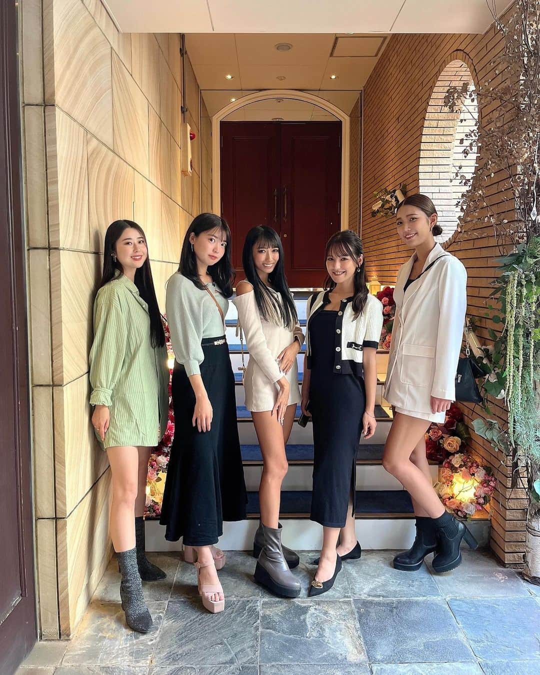 犬嶋英沙さんのインスタグラム写真 - (犬嶋英沙Instagram)「🐾 ︎︎ ︎︎︎ ︎︎︎ ︎ 毎年恒例！ @elysionhouse ランチ会🍽️💕 ︎︎ ︎︎︎ ︎︎︎ ︎ お姫様になった気分になれるこの空間とご飯が本当にだいすき！！🥹🫶🏻 可愛くて美味しいケーキは写真に写ってるだけでも たくさんのメニューが来る度に変わってて 来る度食べる度びっくり感動しております…( ᷇࿀ ᷆ )‬✨ ︎︎ ︎︎︎ ︎︎︎ ︎ ガールズのリカバリーはばっちりできたので 今週末のKrush気合い入れて盛り上がっちゃおうね✊🏼 ︎︎ ︎︎︎ ︎︎︎ ︎ ︎︎ ︎︎︎ ︎︎︎ ︎ ︎︎ ︎︎︎ ︎︎︎ ︎ #青山エリュシオンハウス #エリュシオンハウス #青山カフェ #青山ランチ #赤坂カフェ #赤坂ランチ #チャペル #カフェランチ #カフェ巡り #krushガールズ #ラウンドガール #elysionhouse #港区カフェ #港区ランチ」9月25日 20時03分 - _eishachan