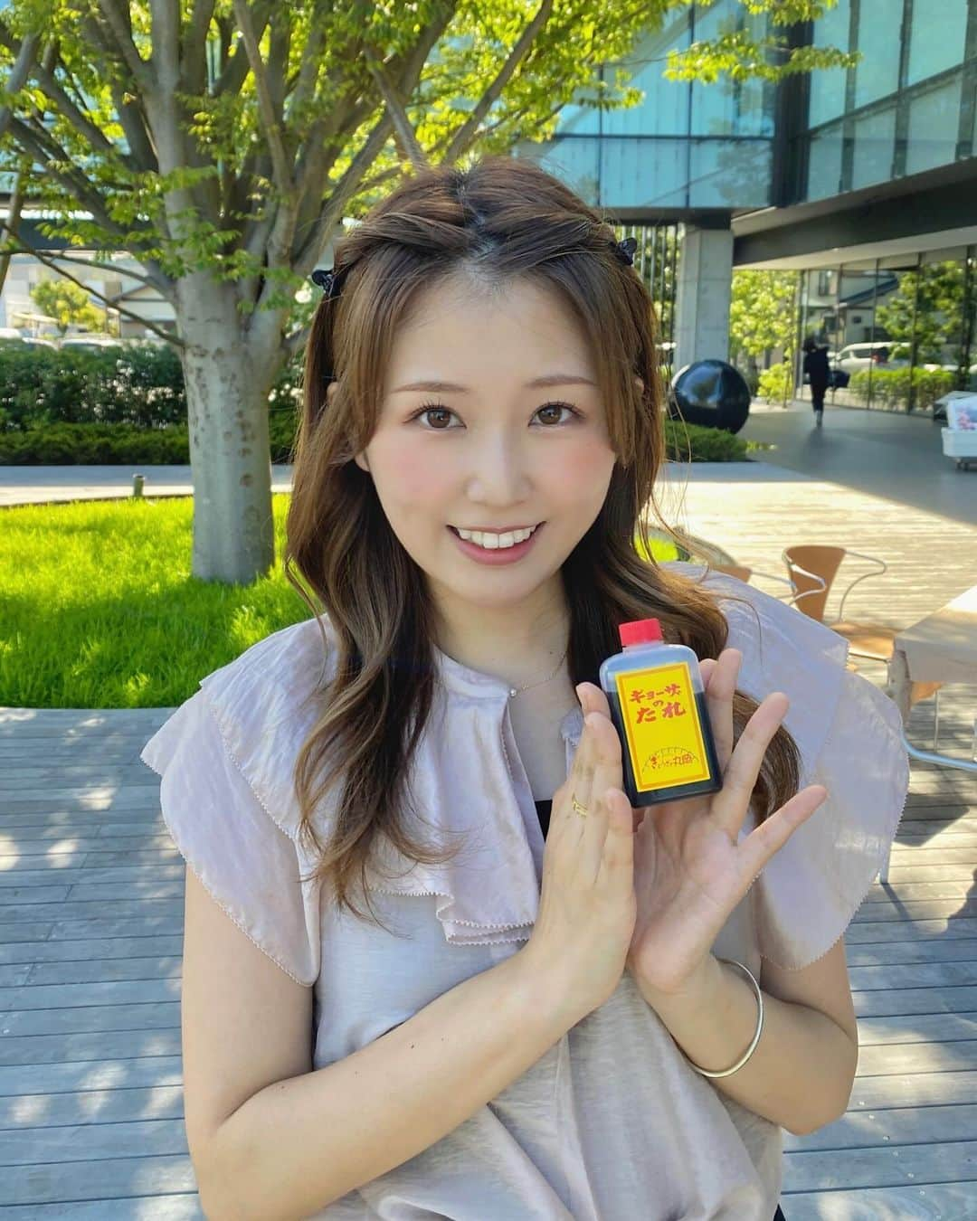 垣内麻里亜のインスタグラム：「. 今日のまるごとご覧いただき ありがとうございました🤍  インディアンスさんへのプレゼン対決、 結果は…惜しくも2位🥈！  私が紹介した 宮崎県のお取り寄せグルメは ぎょうざの丸岡🥟と 戸村の焼肉のタレ🐃  今でもたまに地元から取り寄せたり 帰省したときに買って帰ったりしています🤍  どちらもお取り寄せできるので ぜひ皆さんも宮崎の味を 楽しんでみてください🤍」