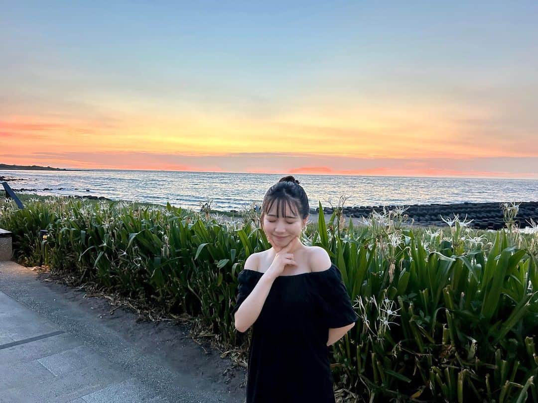 池本しおりのインスタグラム：「写真集撮影のときの台湾で見た夕焼けが綺麗すぎた🌆」