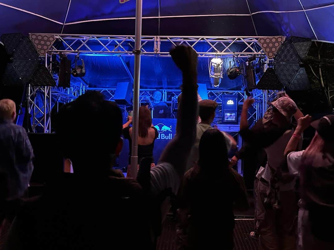 川辺ヒロシのインスタグラム：「りんご音楽祭、最終日の最後に集まってくれた方々ありがとう〜！ 今年も @studioprepa 平家にお世話になりました〜」