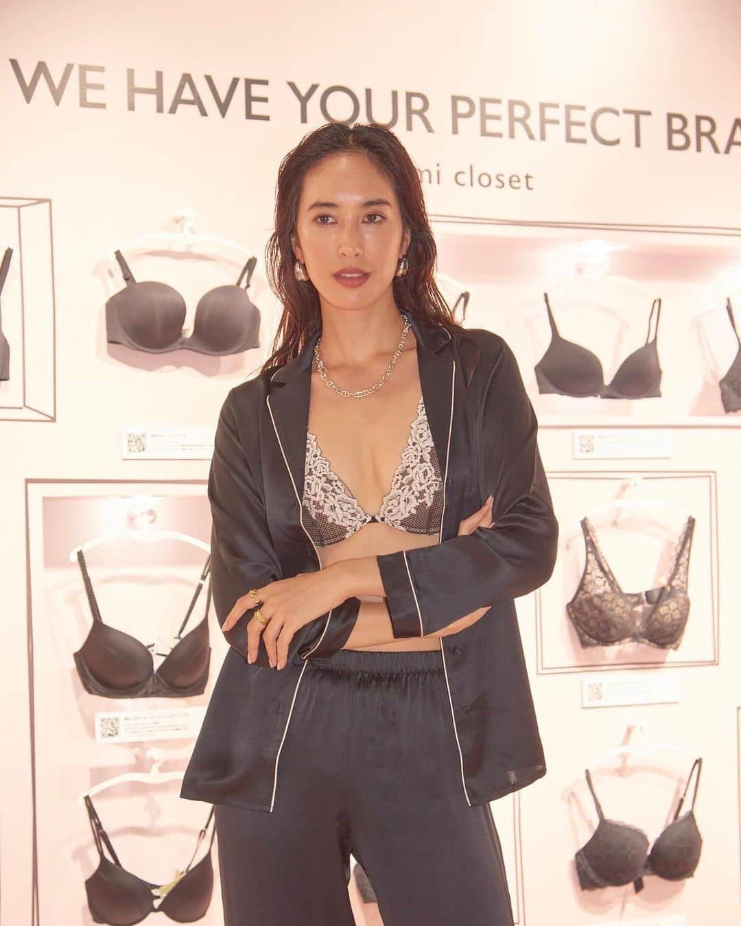 立野リカのインスタグラム：「Went to go pick out my Ms Jlo approved bras at @intimissimiofficial pop up event 💕  Intimissimi のポップアップ　”WE HAVE YOUR PERFECT BRA” に行ってきたよ！  私のパーフェクトブラはジェニファーロペスセレクトの「elena」のバルコネットブラでした🔥  会場で撮影した写真を#パーフェクトブラをみつけたよ のハッシュタグをつけてSNSに投稿。 LINEでお友達登録をすると、あなたにぴったりのパーフェクトブラ1着と無料で引き換えできるクーポンがもらえるよ！  期間 9月26日(火)〜10月2日(月) 場所 ZeroBase渋谷(渋谷区道玄坂2-5-8)  #adv #パーフェクトブラをみつけやよ #インティミッシミ #intimissimi #intimissimigirls」