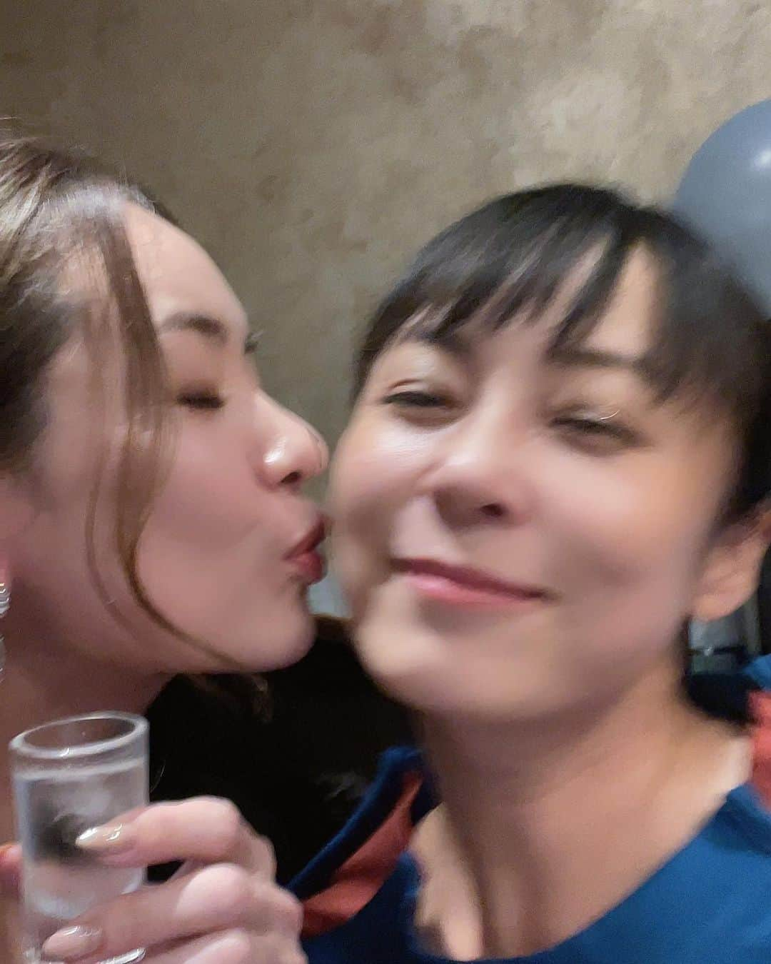 佐藤仁美さんのインスタグラム写真 - (佐藤仁美Instagram)「.  久々にさやかちゃんに会ったよ @kanekosayaka0120  #金子さやか　ちゃん  いつ会っても美人だわー  ゆっくりは お話できなかったんだけど 今度はランチでもしよー  (派手は服着てかないから。。)」9月25日 20時32分 - sato.hitomi.19791010