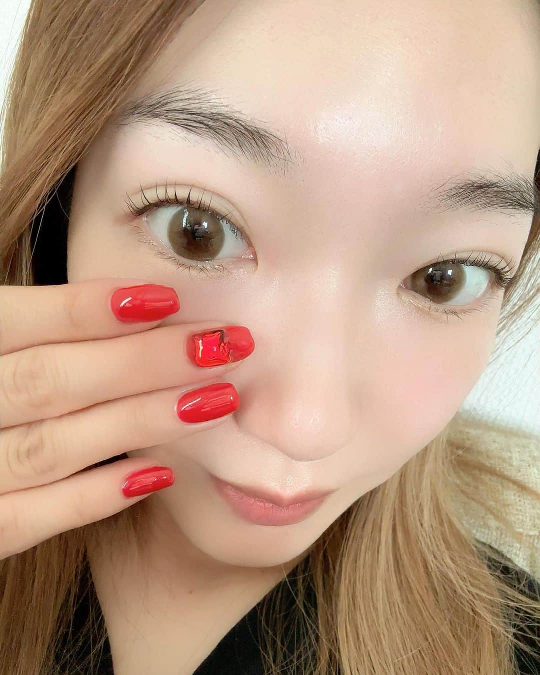 黒田絢子さんのインスタグラム写真 - (黒田絢子Instagram)「🟥🟥🟥🟥❤️  #newnails  #nailsdesign  #fashionnails  #ネイルデザイン #秋ネイル #赤ネイル #rednails」9月25日 20時26分 - ayakokuroda_official