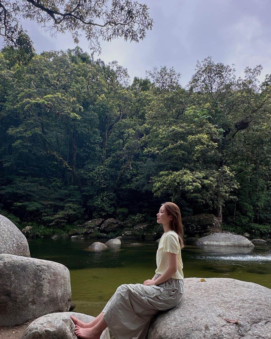 水越愛華さんのインスタグラム写真 - (水越愛華Instagram)「📍Mossman Gorge  World Heritage-listed tropical rainforest. 🌴  #cairns #australia  #mossmangorge  #ケアンズ #モスマン渓谷」9月25日 20時31分 - iamemika21