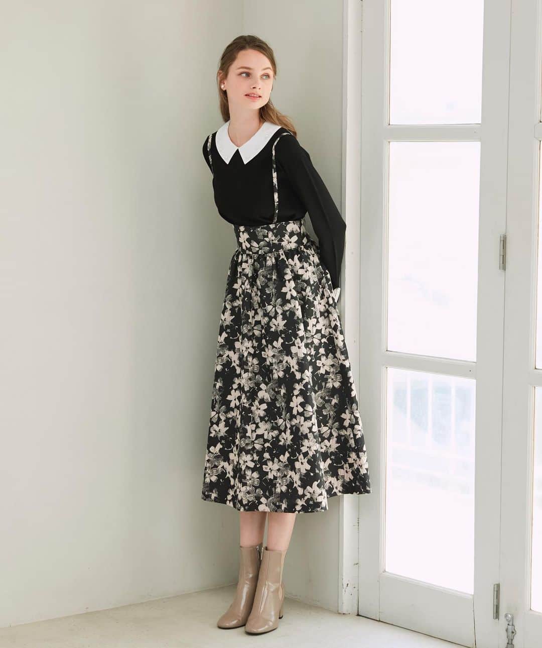 Maglie par ef-dé/マーリエパーエフデさんのインスタグラム写真 - (Maglie par ef-dé/マーリエパーエフデInstagram)「阪急うめだ本店 4階コンテンポラリーに Maglie by SUPERIOR CLOSETがNEW OPEN ⁡ 常に進化し続けるスタンダードをコンセプトに、 本物を愛する大人の上質カジュアルを提案する セレクトショップ「SUPERIOR CLOSET」が装いを新たに「Maglie le cassetto」を中心とした素材やディテールにこだわったアイテムを提案するショップとしてNEW OPEN。 ⁡ Maglie10周年アイテムやレイヤードスタイルを楽しめる ジャンパースカートなどMyクローゼットを充実させてくれるアイテムが多数入荷します。 ぜひこの期間にお立ち寄りくださいませ。 ⁡ ◆Incentive ・9/27(水)〜10/1(日)期間中、メンバーズアプリがポイントアップ ・オープンを記念して税込¥44,000以上お買い上げの方に先着でノベルティをプレゼント。 ⁡ ◆お問い合わせ 阪急うめだ本店4階 スーペリアクローゼット 06-6313-7240 ⁡ ⁡ #newopen#ニューオープン#magliebySUPERIORCLOSET#マーリエバイスーペリアクローゼット#阪急うめだ本店#梅田阪急#うめはん#hankyuumeda#m_maglie_le_cassetto#エムマーリエルカセット#maglielecassetto#マーリエルカセット#2023aw#autumn#autumnfashion#秋物#秋ファッション#新作#newin#フェミニンファッション#フェミニンスタイル#Maglie10周年#popup限定#オンライン限定#先行発売#数量限定」9月25日 20時42分 - m_maglie_le_cassetto_official