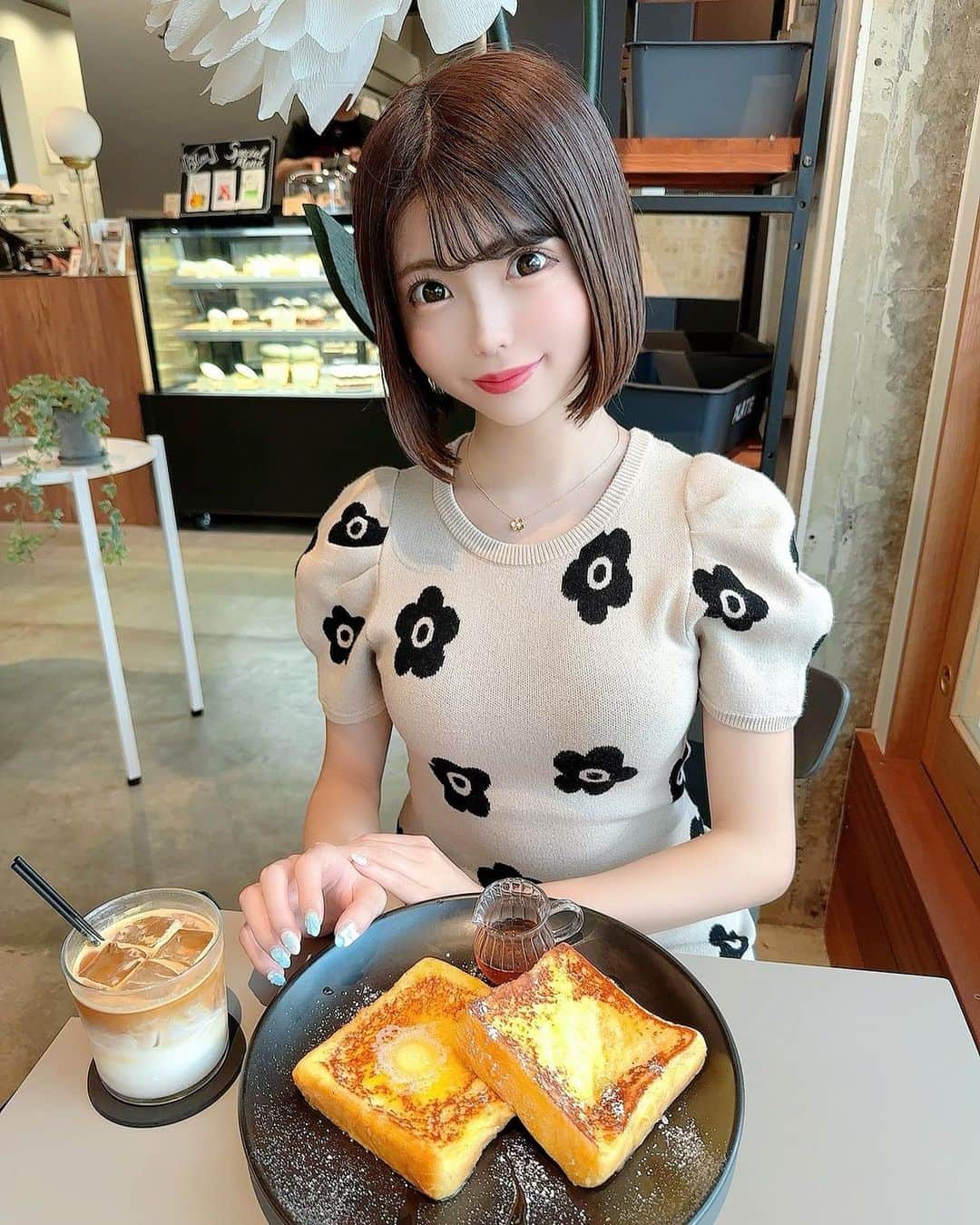 ななぷりんさんのインスタグラム写真 - (ななぷりんInstagram)「フレンチトースト大好き🍞︎💓 最近カフェラテにもハマってて、色んなカフェで飲み比べしてる🤭」9月25日 20時45分 - nana__530