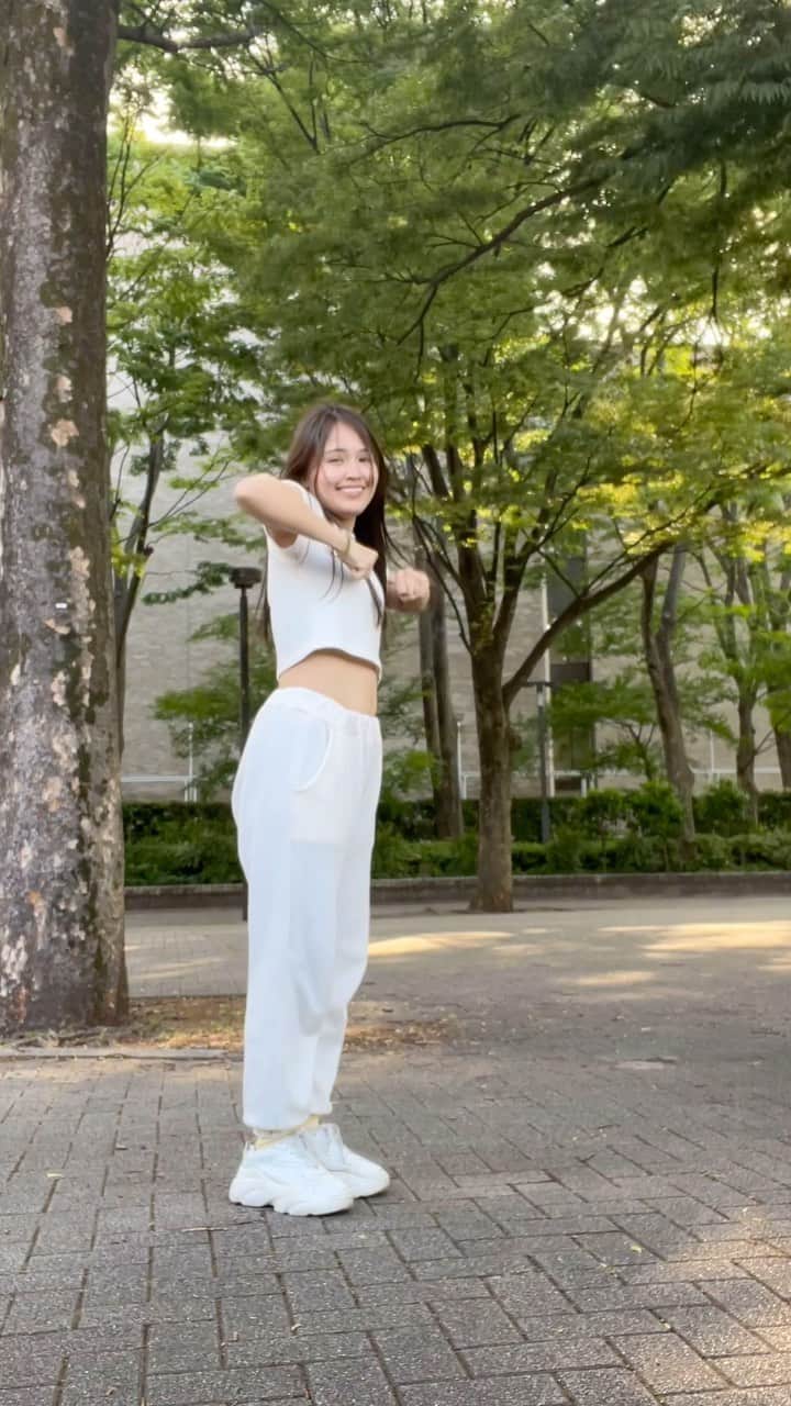 のインスタグラム：「夕暮れの代々木公園、気持ちいいよ🍂  #代々木公園 #yoyogipark #paulrussell #lilboothang」