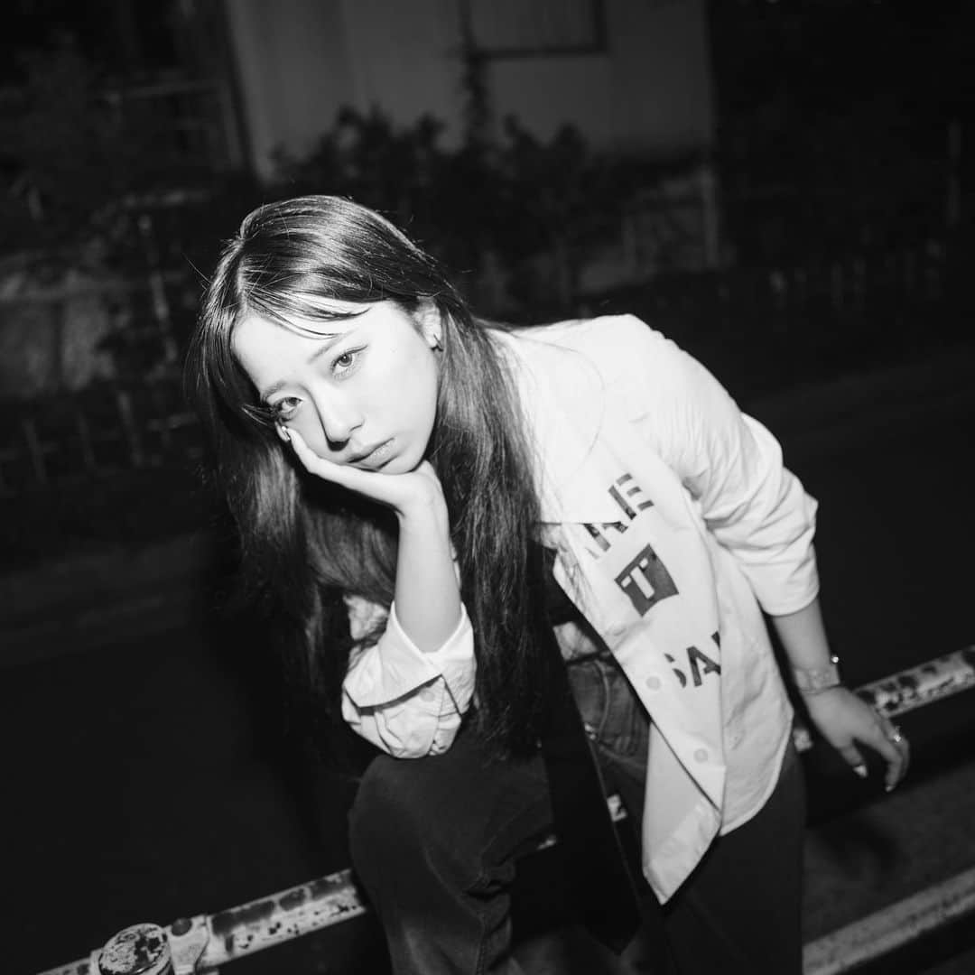 ぬーんさんのインスタグラム写真 - (ぬーんInstagram)「🖤🤍📷🤍🖤 . . . .  .  #blackandwhite #tokyo #white #black #blackwhite #portrait #japan #japanese #girl #셀카 #셀스타그램 #올블랙코디 #올블랙패션 #무채색코디 #공주병 #自拍 #点攒 #网红#code  #lovely #y2k #y2kfashion #love #攝影 #人像攝影」9月25日 20時47分 - yukino_snow1211