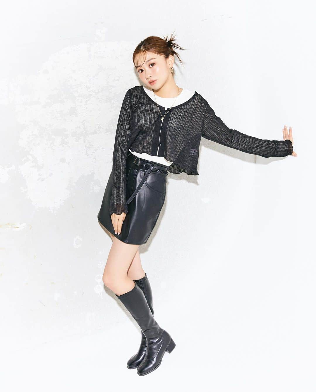 のインスタグラム：「WEGO BOOTS  ✔︎ストレッチロングブーツ ¥5,499(tax in)  個性は出しつつもシンプルなディテールで 様々なコーディネートになじみやすいロングブーツ！  #WEGO #ウィゴー #boots #ロングブーツ #ブーツコーデ #秋コーデ #秋服」