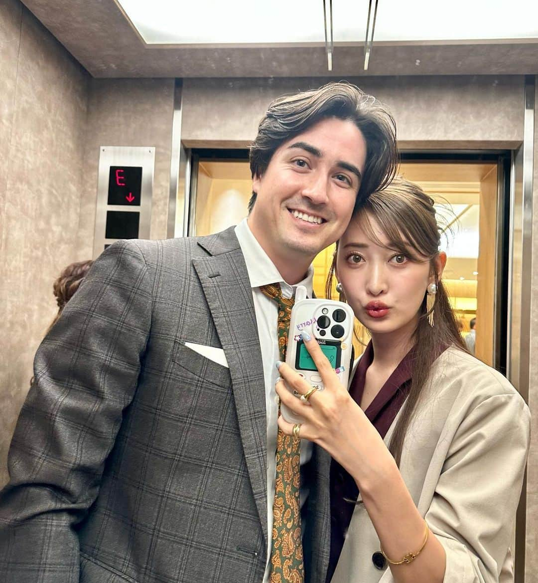 佐達ももこさんのインスタグラム写真 - (佐達ももこInstagram)「昨日は友人の結婚式に 夫婦で参列してきました💒  hairはいつもお世話になってる @felice___hairmake の @felice_hairmake_suzu さん🤍  韓国っぽくお願いして 大大満足の仕上がり😍💪💞  やっぱり結婚式っていいなぁ💍 自分達の式が近づいてるのもあって 準備の過程とかがわかるから より一層感動した🥹❤️‍🔥  私たちも良い式になるように 準備がんばります🥳  #結婚式#結婚式ヘアアレンジ#結婚式お呼ばれ」9月25日 20時55分 - sadamomodayo