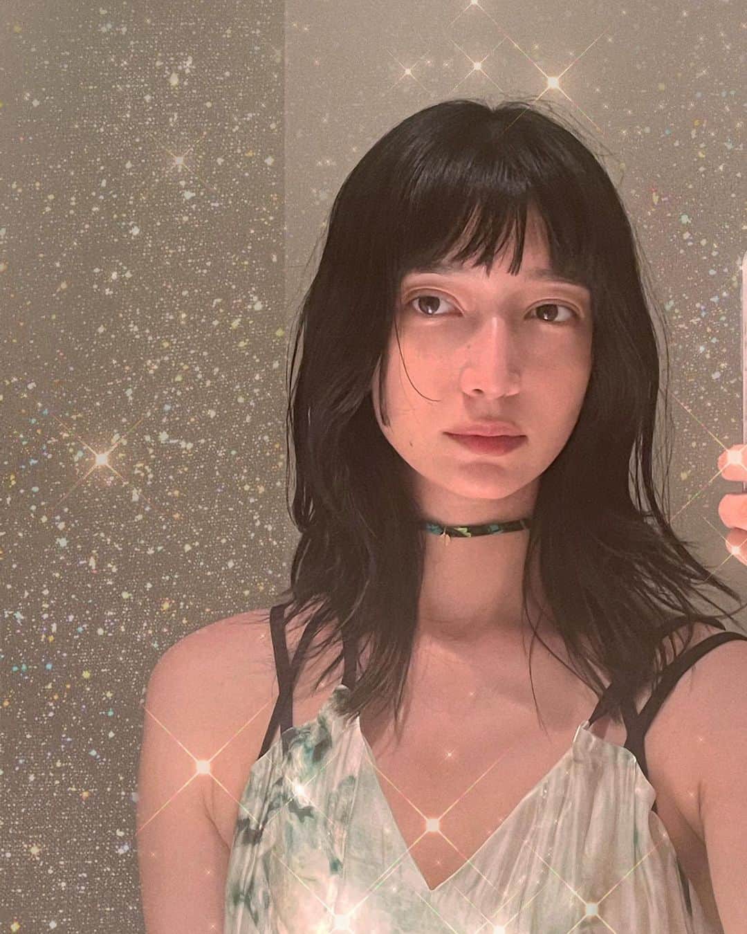 のインスタグラム：「急に肌寒くなった😶‍🌫️早く冬になって街がキラキラしないかしら」