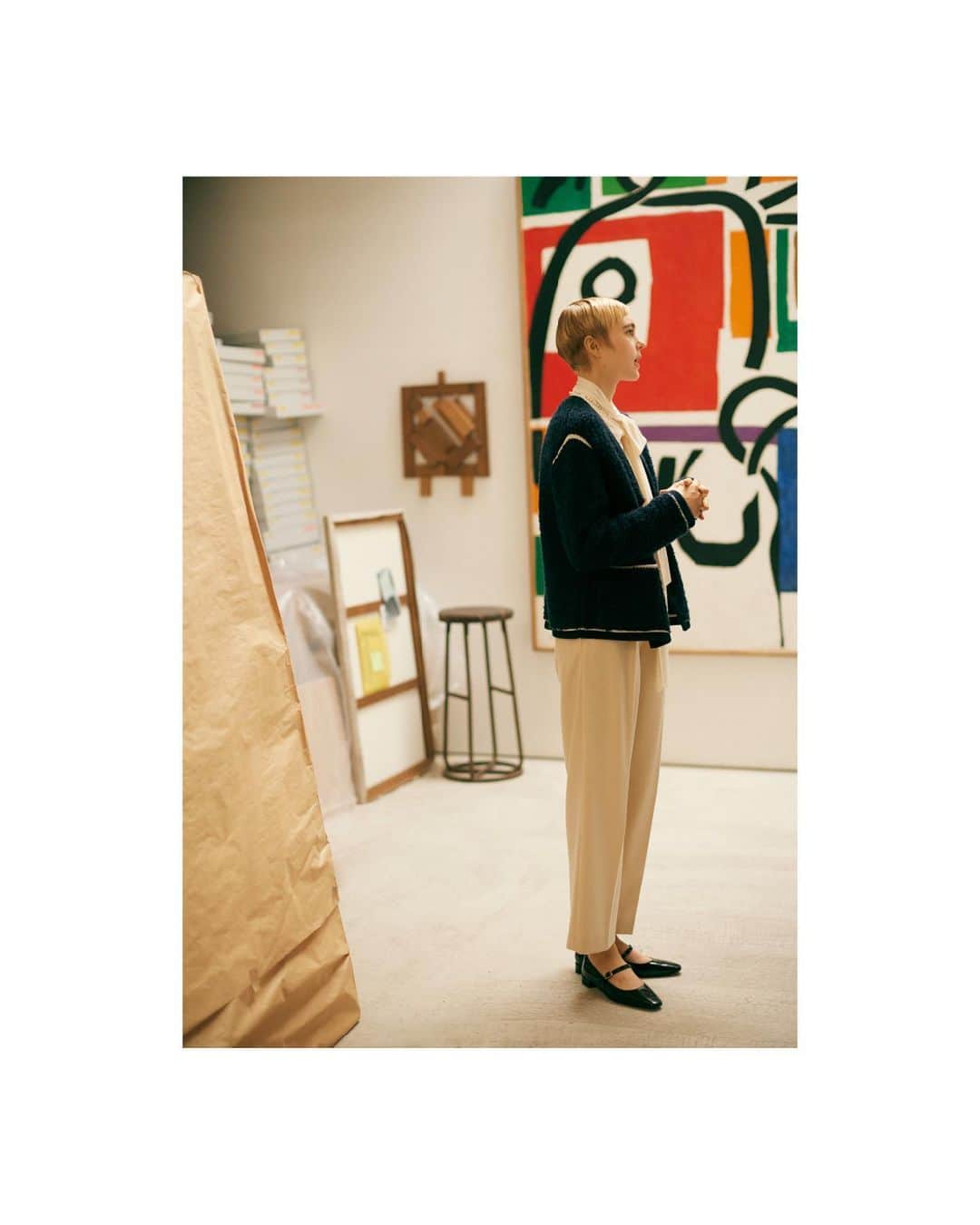 のインスタグラム：「. ⁡ ⁡ THE ESSENTIALS Fall & Winter Collection 2023  CARDIGAN：MACPHEE 12023402202 ¥33,000(tax in)  KNIT：Ballsey ¥23,100(tax in) 10月上旬入荷予定  PANTS：MACPHEE ¥26,400(tax in) 10月中旬入荷予定  　 #tomorrowland_jp #tomorrowland_womens #トゥモローランド」
