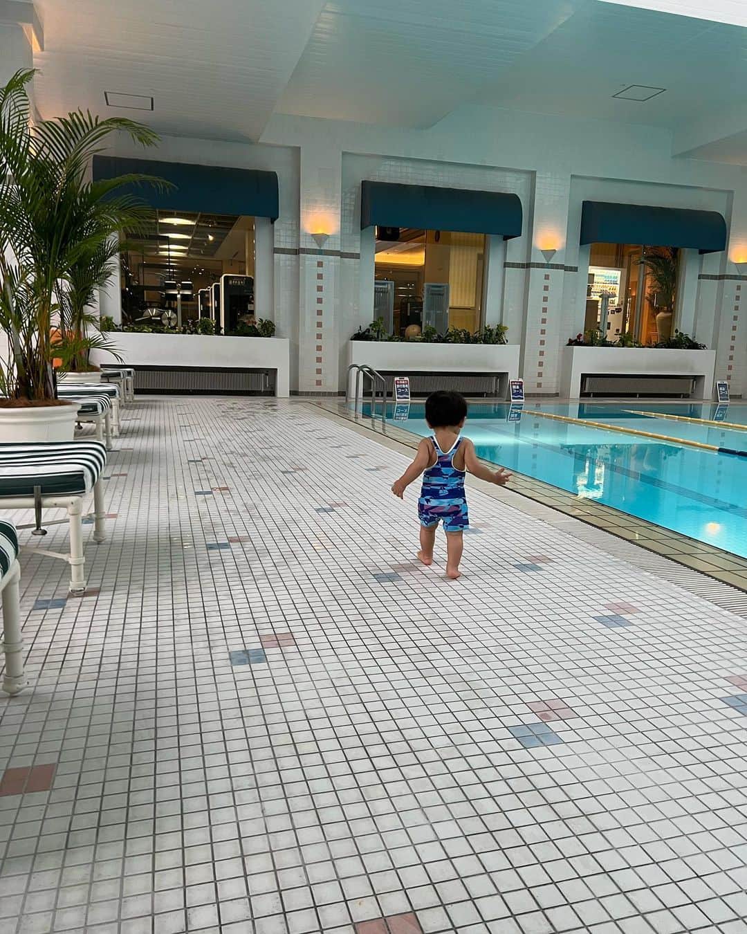 MelonHarunaさんのインスタグラム写真 - (MelonHarunaInstagram)「軽井沢の思い出👦🏻🩵 ホテルのプール🏊 水泳キャップかぶって泳いだよ🤣 👦🏻がプール大好きっぽくて嬉しかった🫶  #エクシブ軽井沢 #軽井沢ホテル」9月25日 21時08分 - melon_867