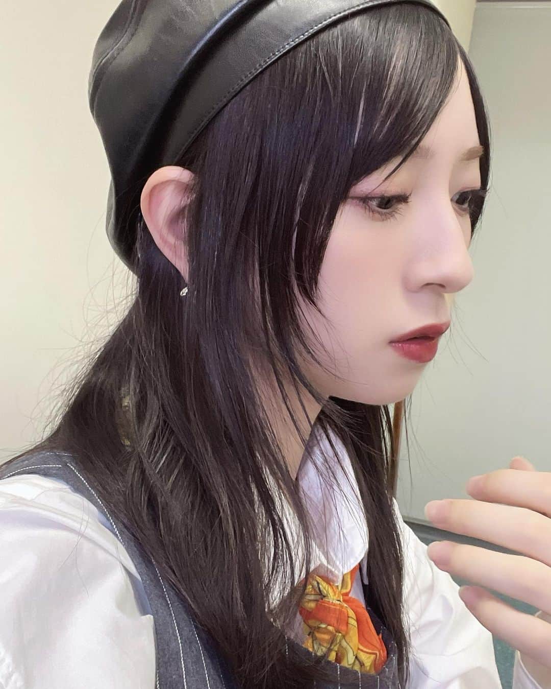 金村美玖さんのインスタグラム写真 - (金村美玖Instagram)「️ ️️ ️ ️ ️️ ️ 昨夜のフォーメーション発表に伴い 新アーティスト写真が公開されました。  珍しい前髪に挑戦しました。🧥  #日向坂46 #2ndアルバム #金村美玖 #mikugram」9月25日 21時10分 - miku_osushi