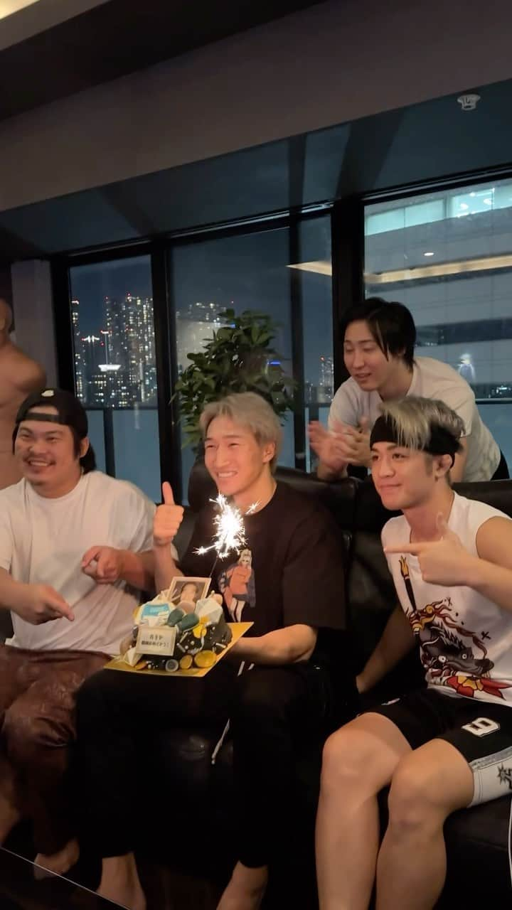 安保瑠輝也のインスタグラム：「ありがとうございます🎂」