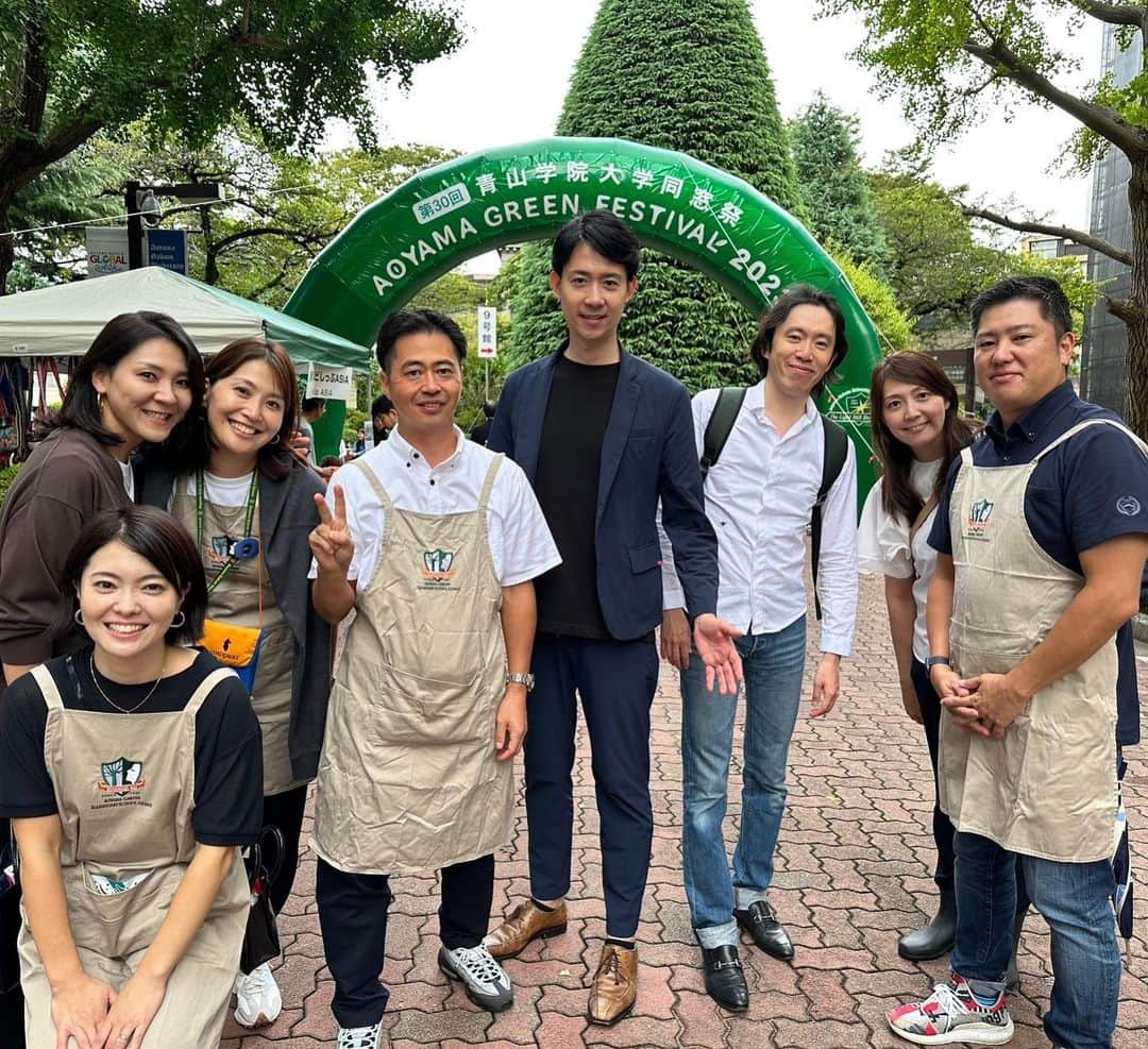 田淵裕章さんのインスタグラム写真 - (田淵裕章Instagram)「久しぶりに母校のイベントへ🏫 幼稚園、初等部の幼馴染達と再会出来て 昔話に花が咲きました💐  みんな、パパママになって子供達を 母校に通わせていて、青学愛を感じました✨ 先生達にもお会い出来て素敵な時間を 過ごせました！ありがとうございます。  #青山学院大学  #青山学院幼稚園  #青山学院初等部 #くすのき会 #いとすぎ会」9月25日 21時13分 - yushoh.tabuchi